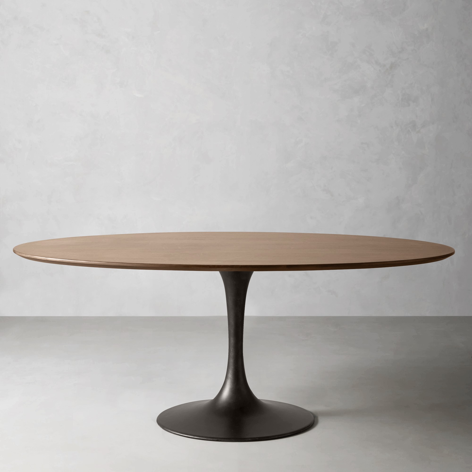 Tulip Oval Pedestal Dining Table (70