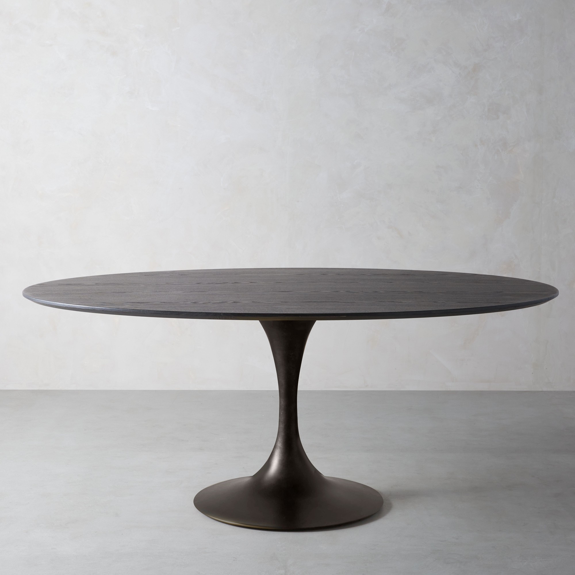 Tulip Oval Pedestal Dining Table (70