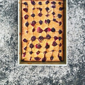 Williams Sonoma Traditionaltouch™ Rectangular Cake Pan, 9