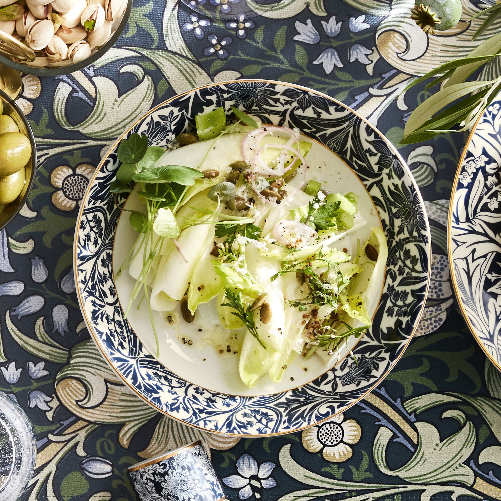 Morris & Co. x Williams Sonoma Bluebell 12-Piece Dinnerware Set