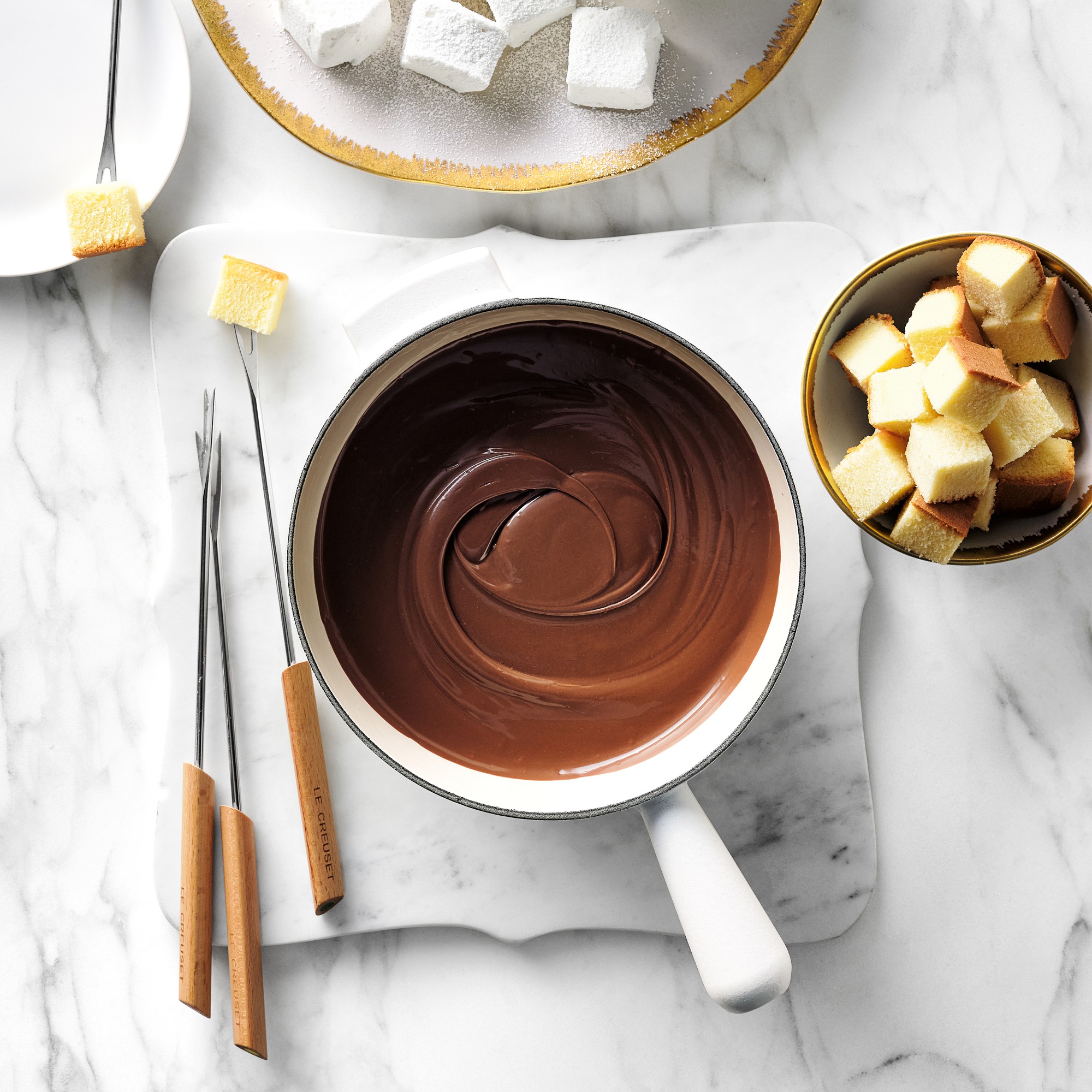 Le Creuset Enameled Cast Iron Fondue Pot, 2 1/2-Qt.