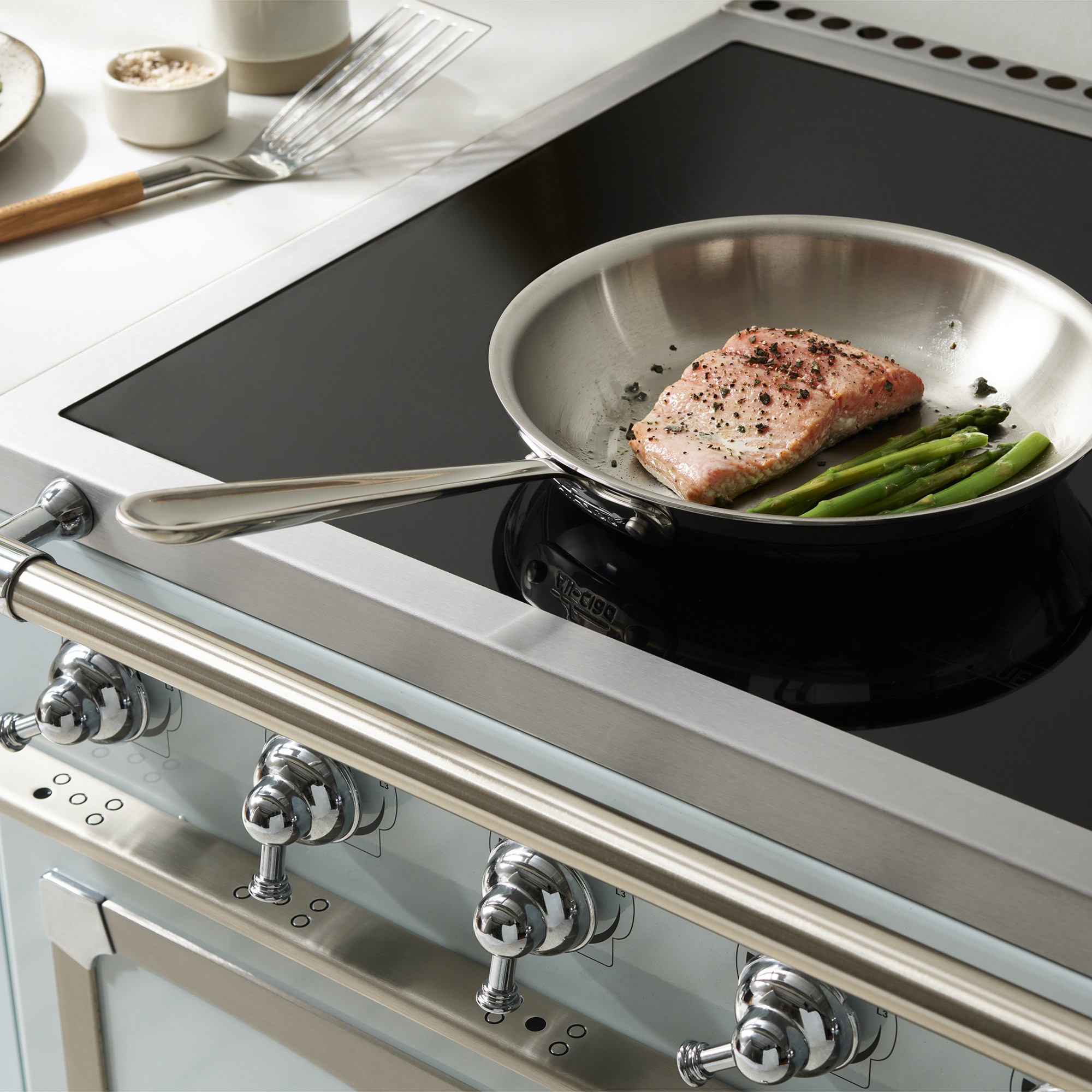 La Cornue CornuFé 90 Albertine Induction Range & Hood