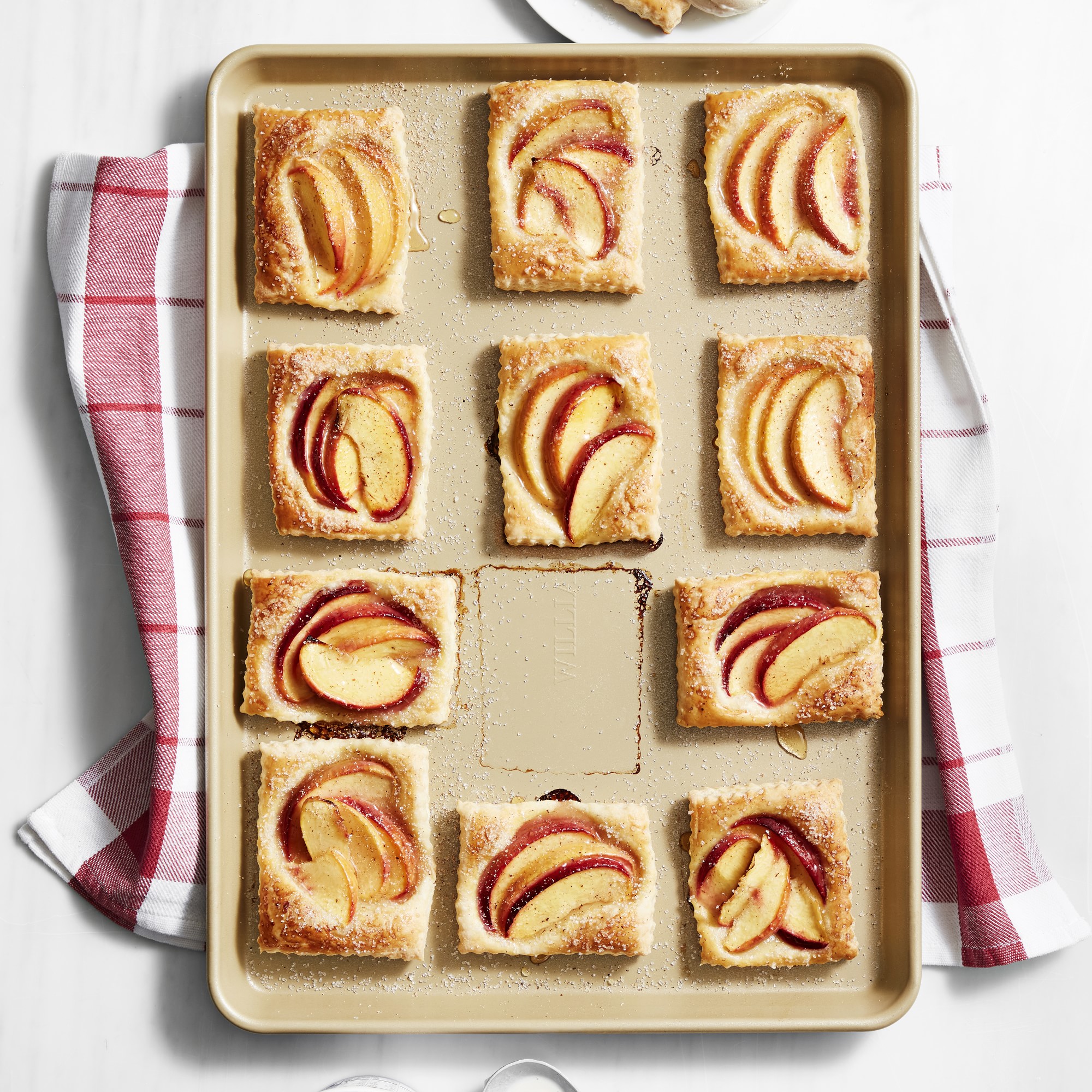 Williams Sonoma Goldtouch® Pro Nonstick Three Quarter Sheet