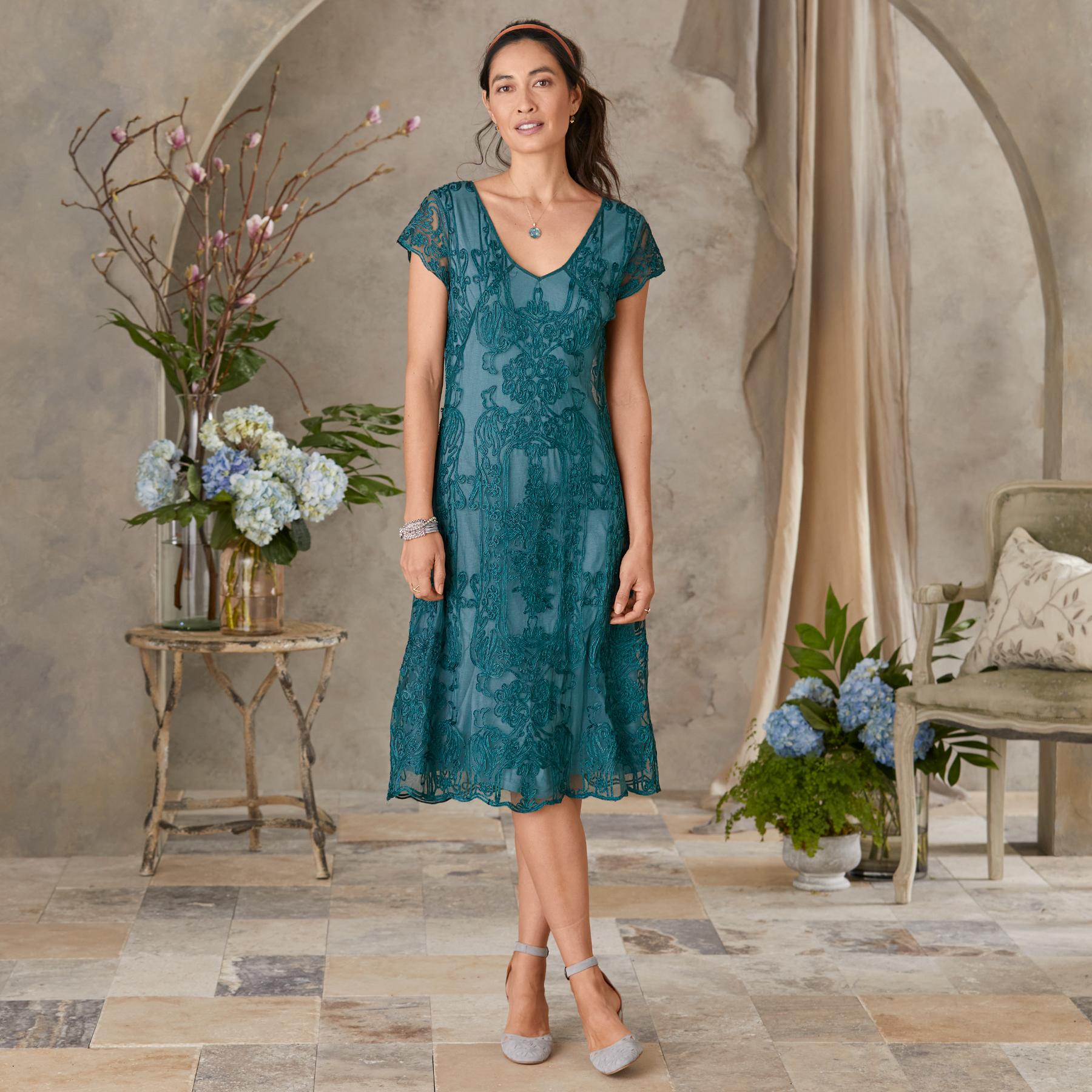 Hidden Avenue Dress, Petite