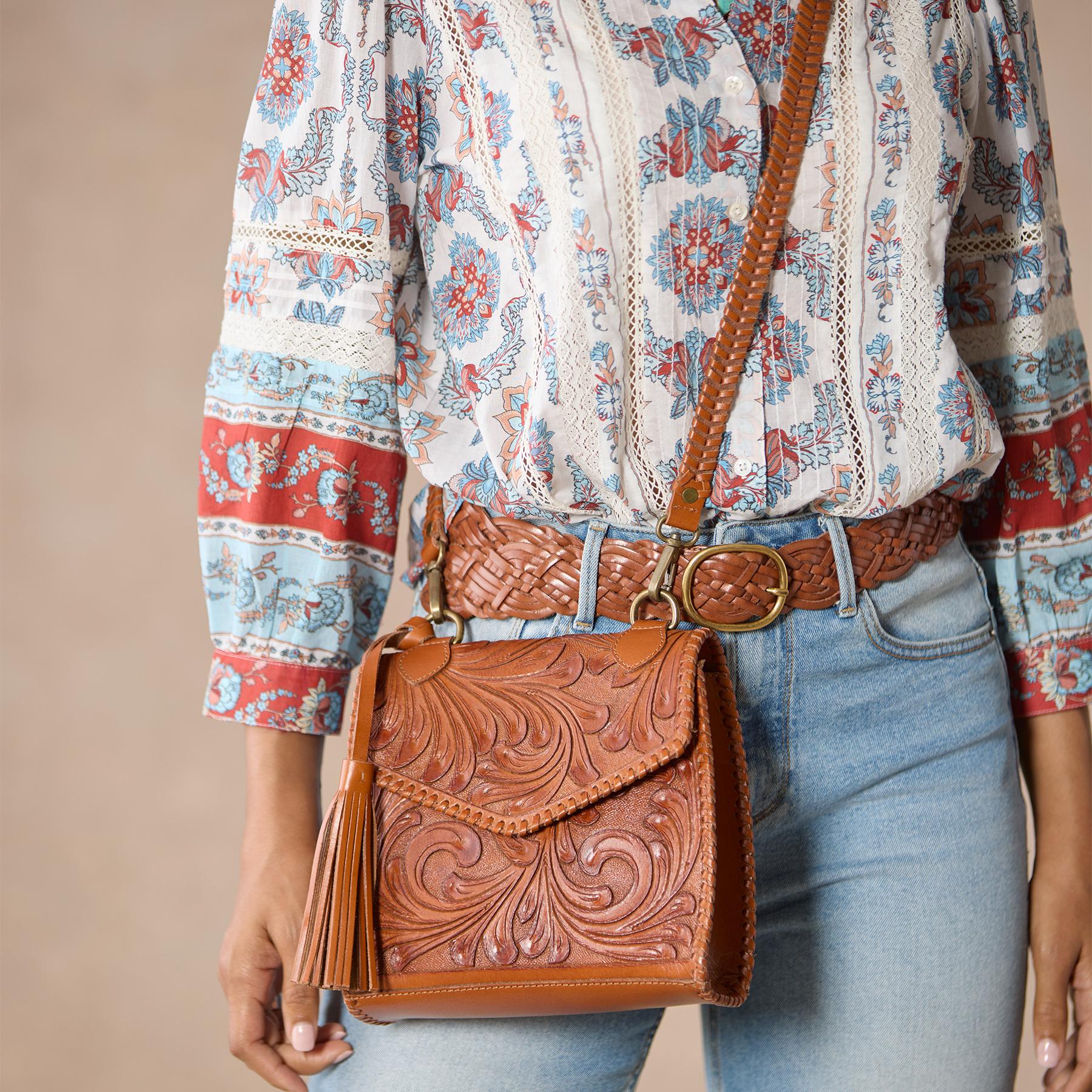 Katari Crossbody Bag