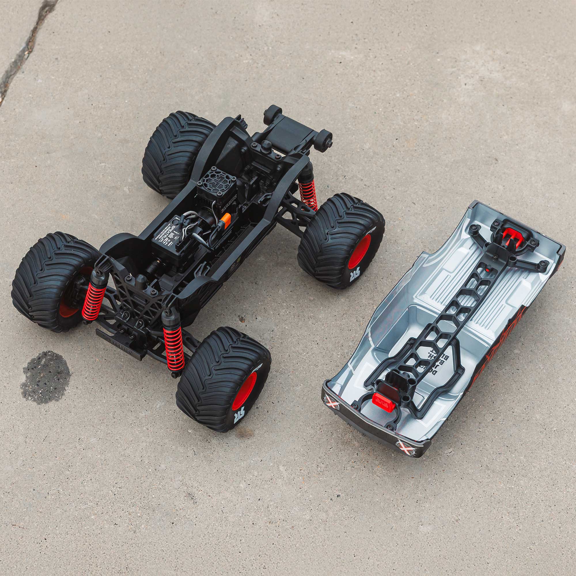 1/16 ARRMA QUAKE GROM (Battery & Charger Included)