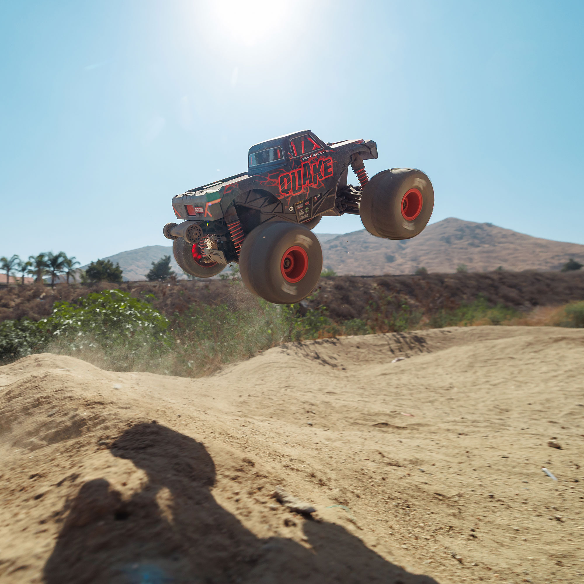 1/16 ARRMA QUAKE GROM (Battery & Charger Included)