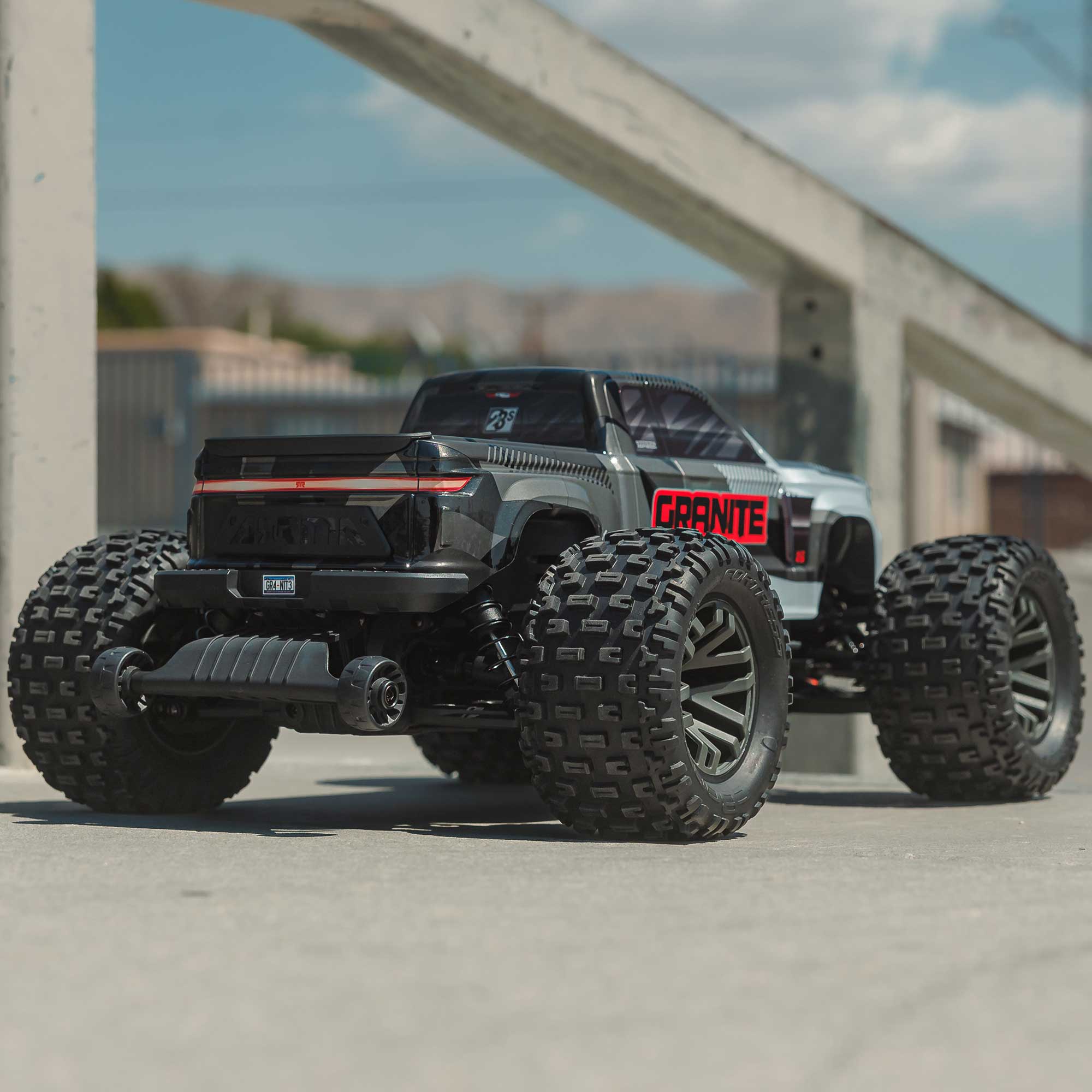1/10 ARRMA GRANITE 223S