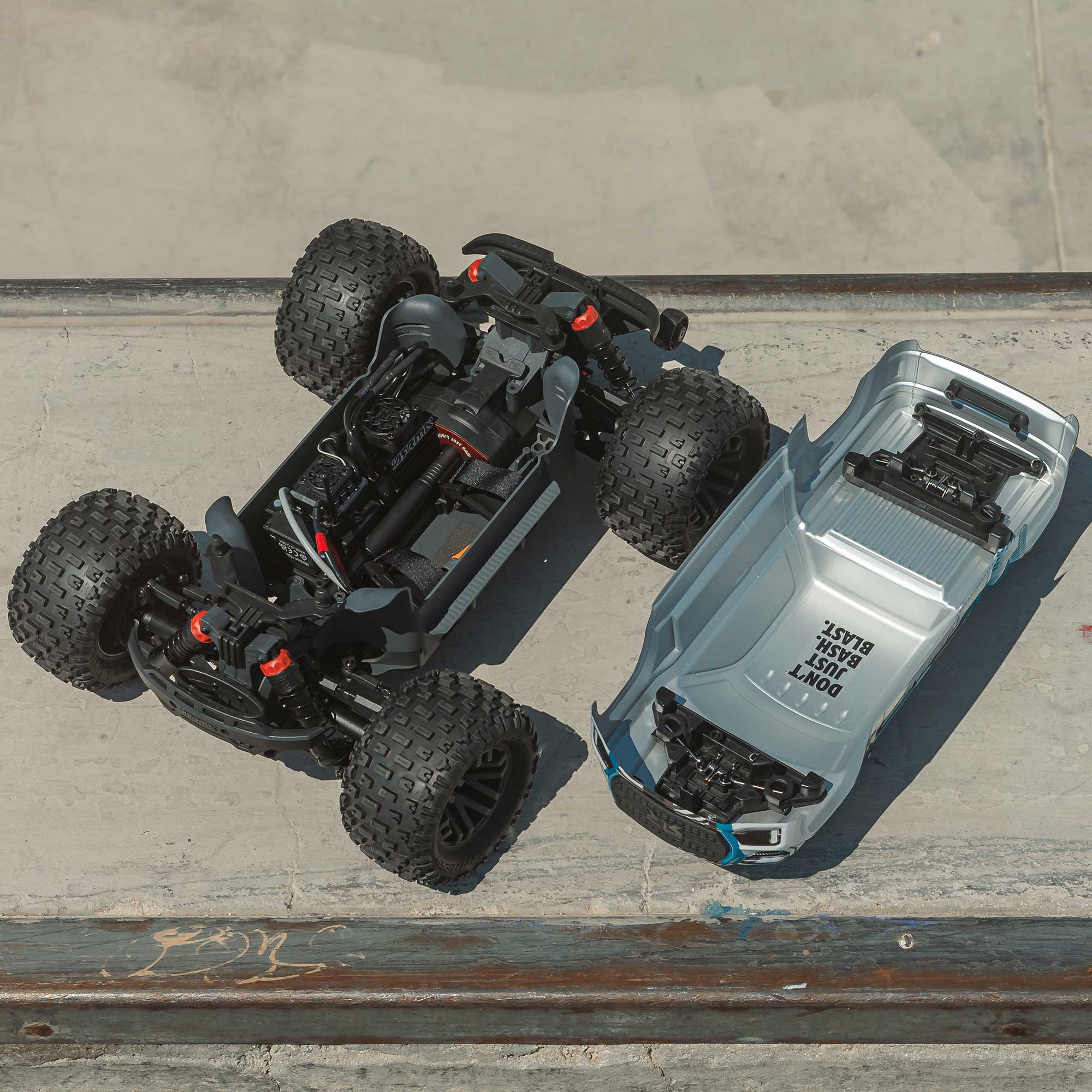 1/10 ARRMA GRANITE 223S