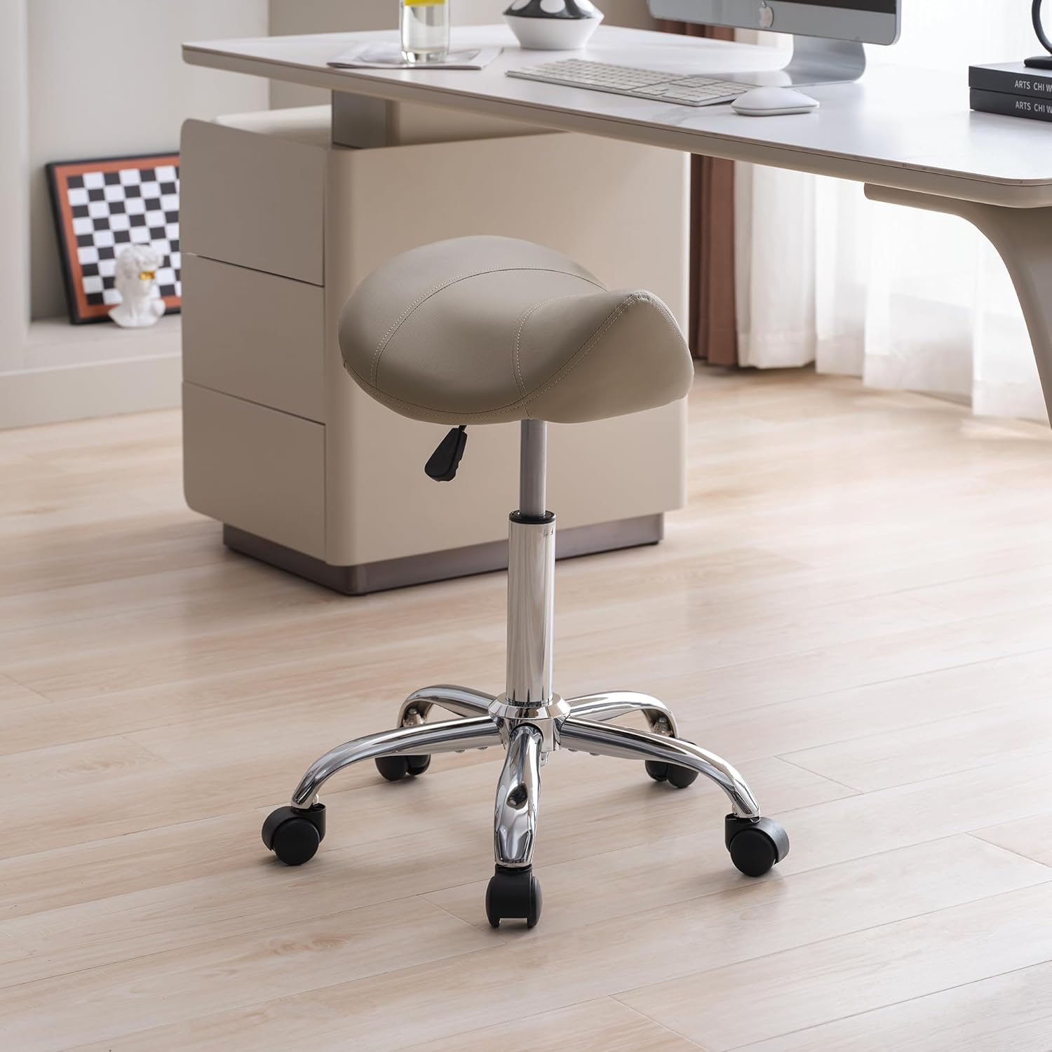 Swivel Saddle Stool with Wheels. Adjustable Rolling Stool 18"-26". Faux Leather Rolling Stool for Salon. Massage. Clinic. Lab. Office (Black. 1PCS (18"-26"))