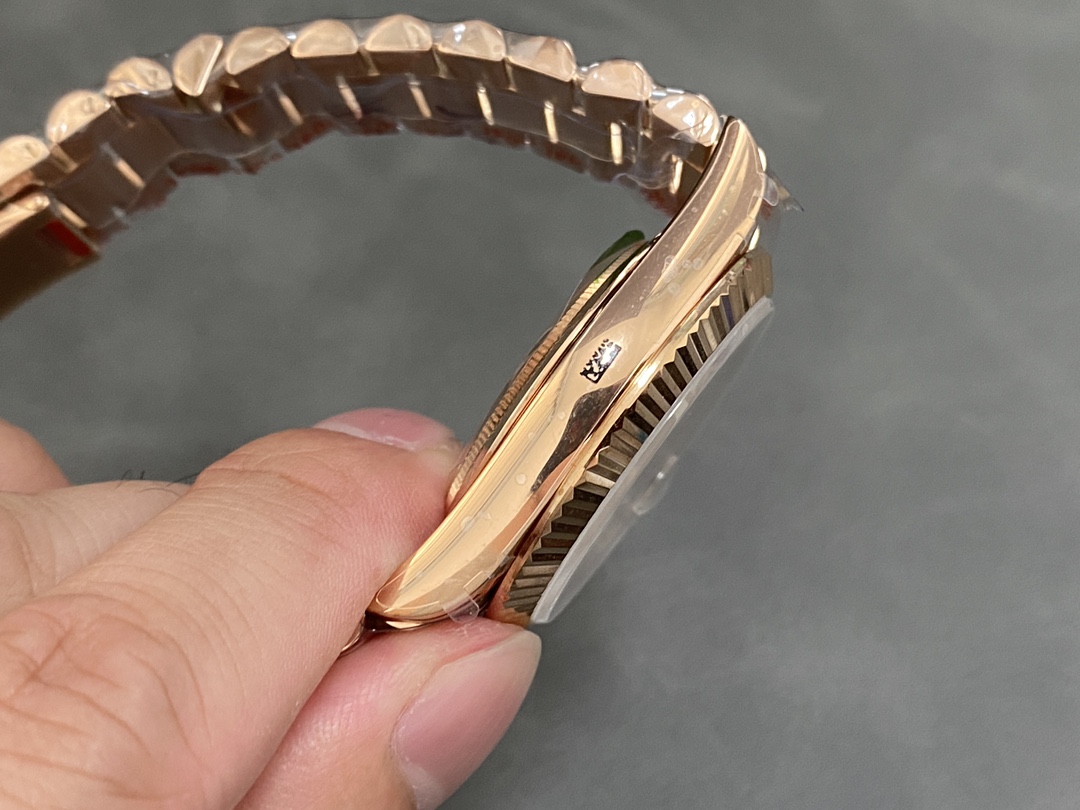 Rolex Day Date 40 18k Everose Gold Olive Green Dial m228235 0025 40mm