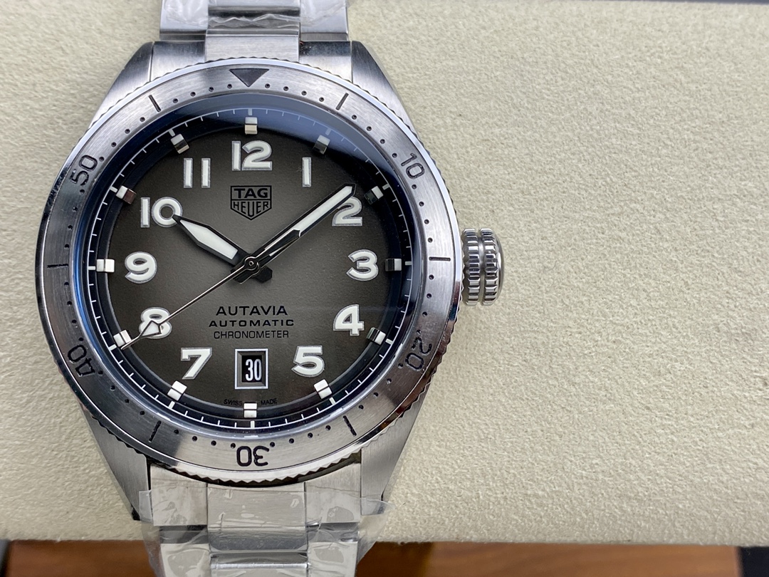 Tag Heuer Autavia Calibre 5 Chronometer WBE5114.EB0173 42mm Mens Watch