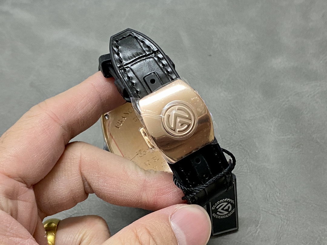 Franck Muller Vanguard Racing Automatic 45SCRCINGWHTGLD