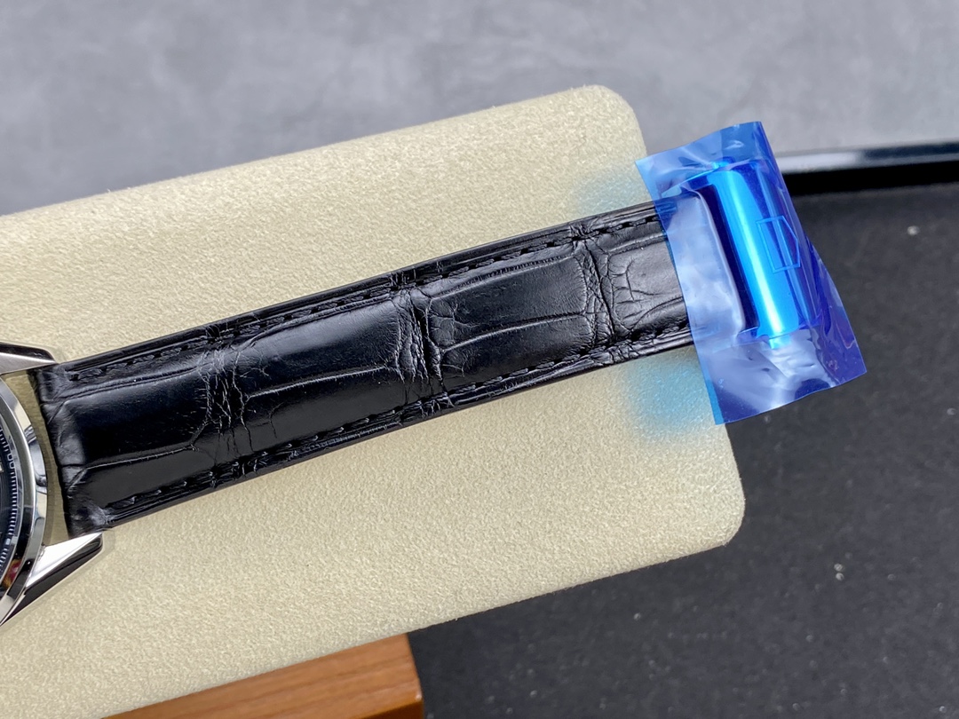 Tag Heuer Carrera Calibre 5 Steel & Leather WAR201A.FC6266