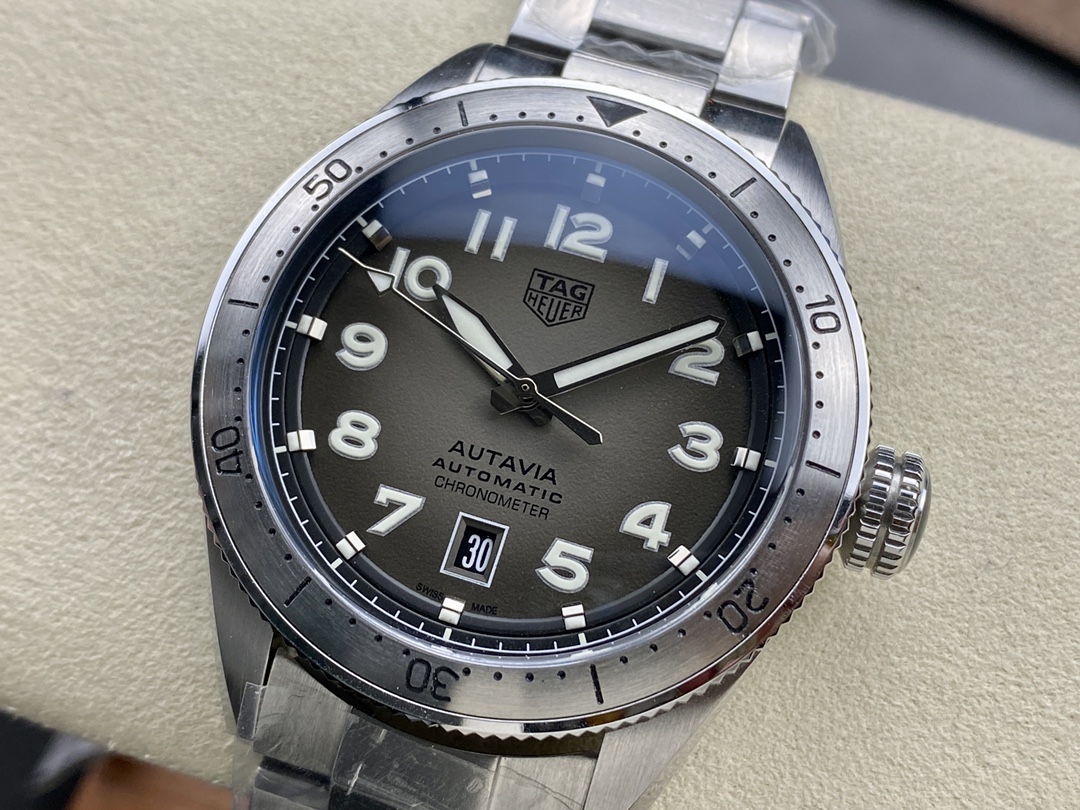 Tag Heuer Autavia Calibre 5 Chronometer WBE5114.EB0173 42mm Mens Watch