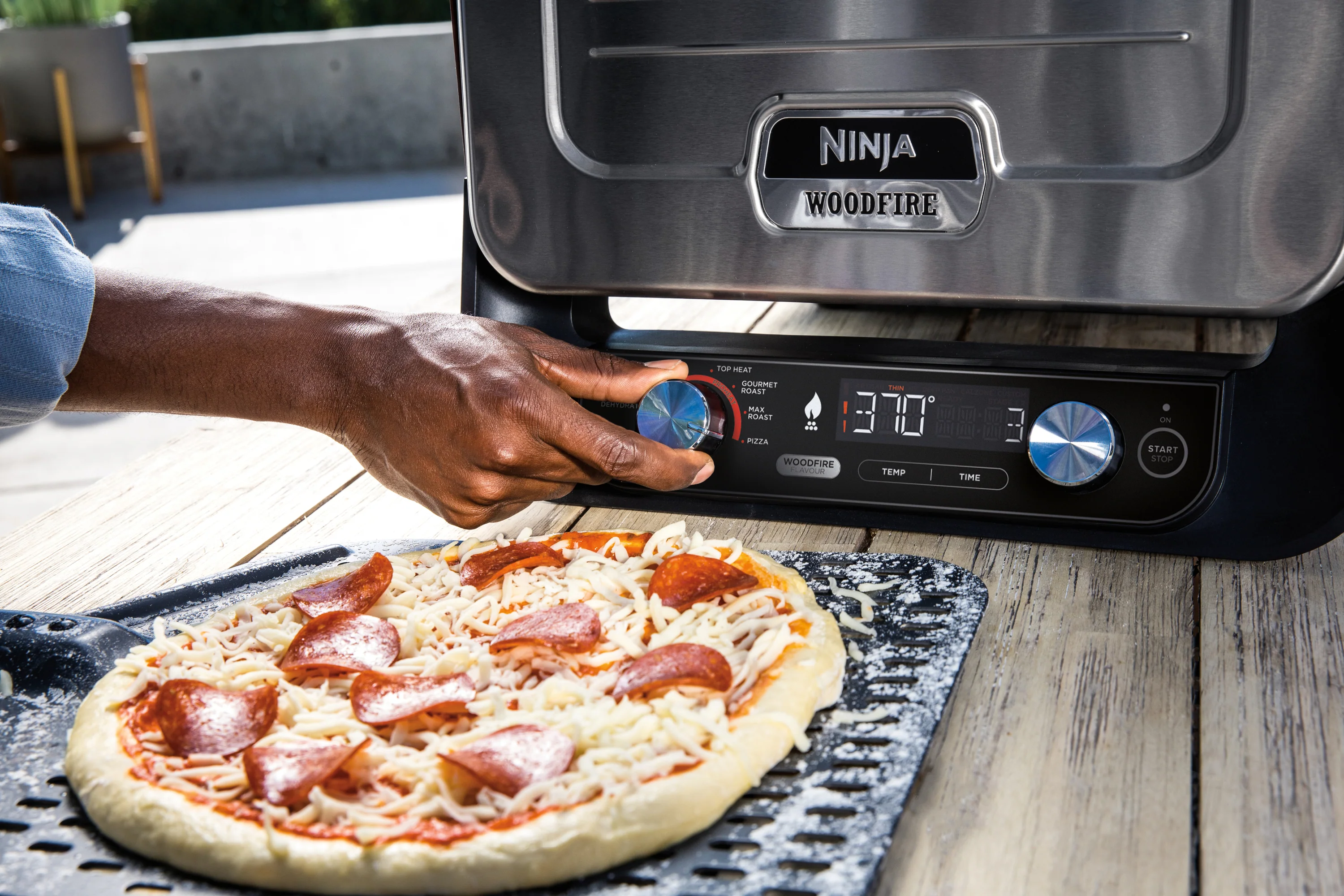 Ninja Woodfire Elektrischer Outdoor Ofen OO101DE