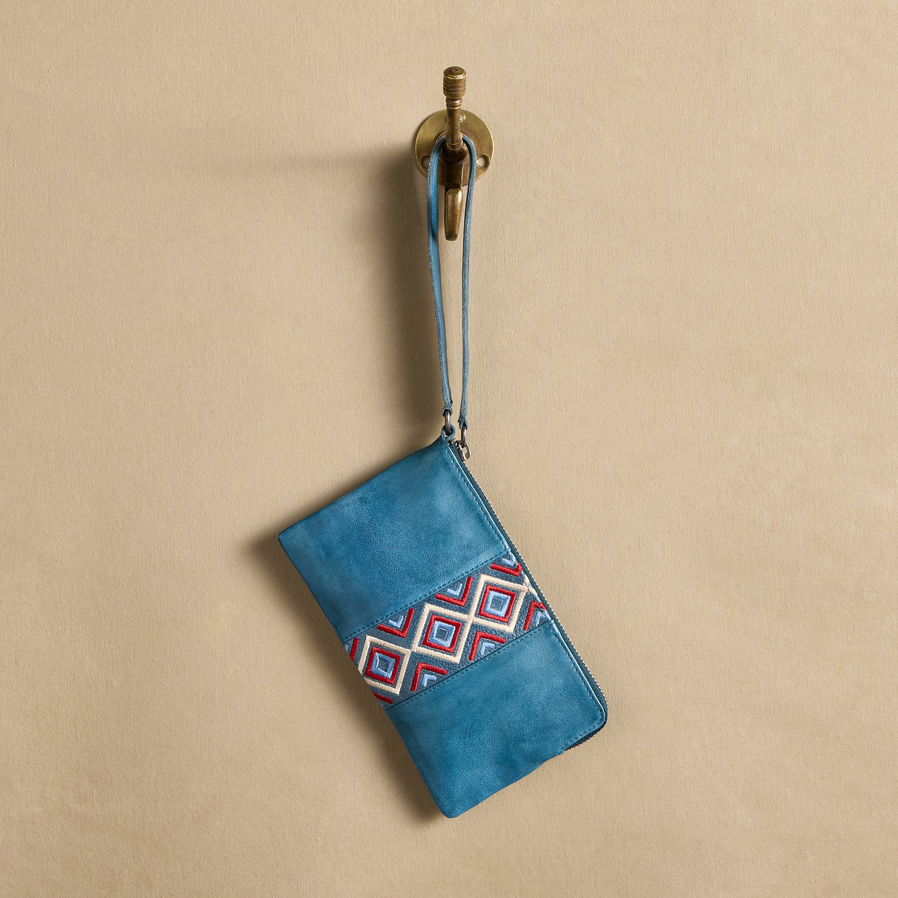 Chamiso Zippered Pouch