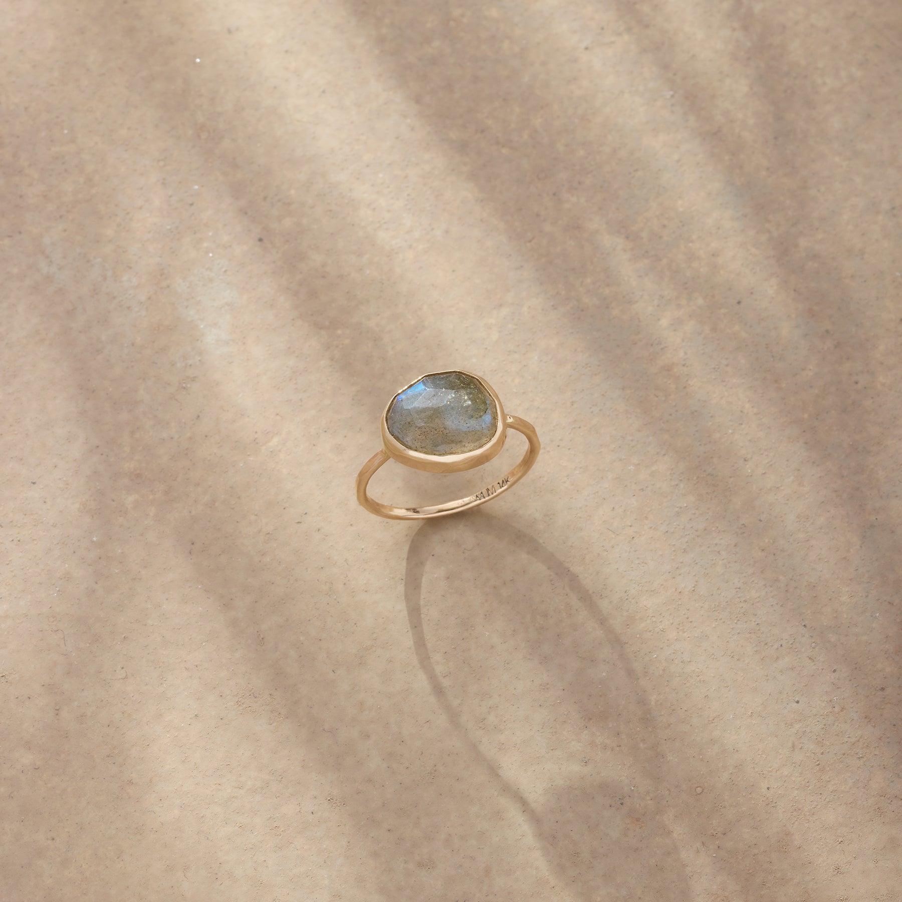 Hypnotic Ring