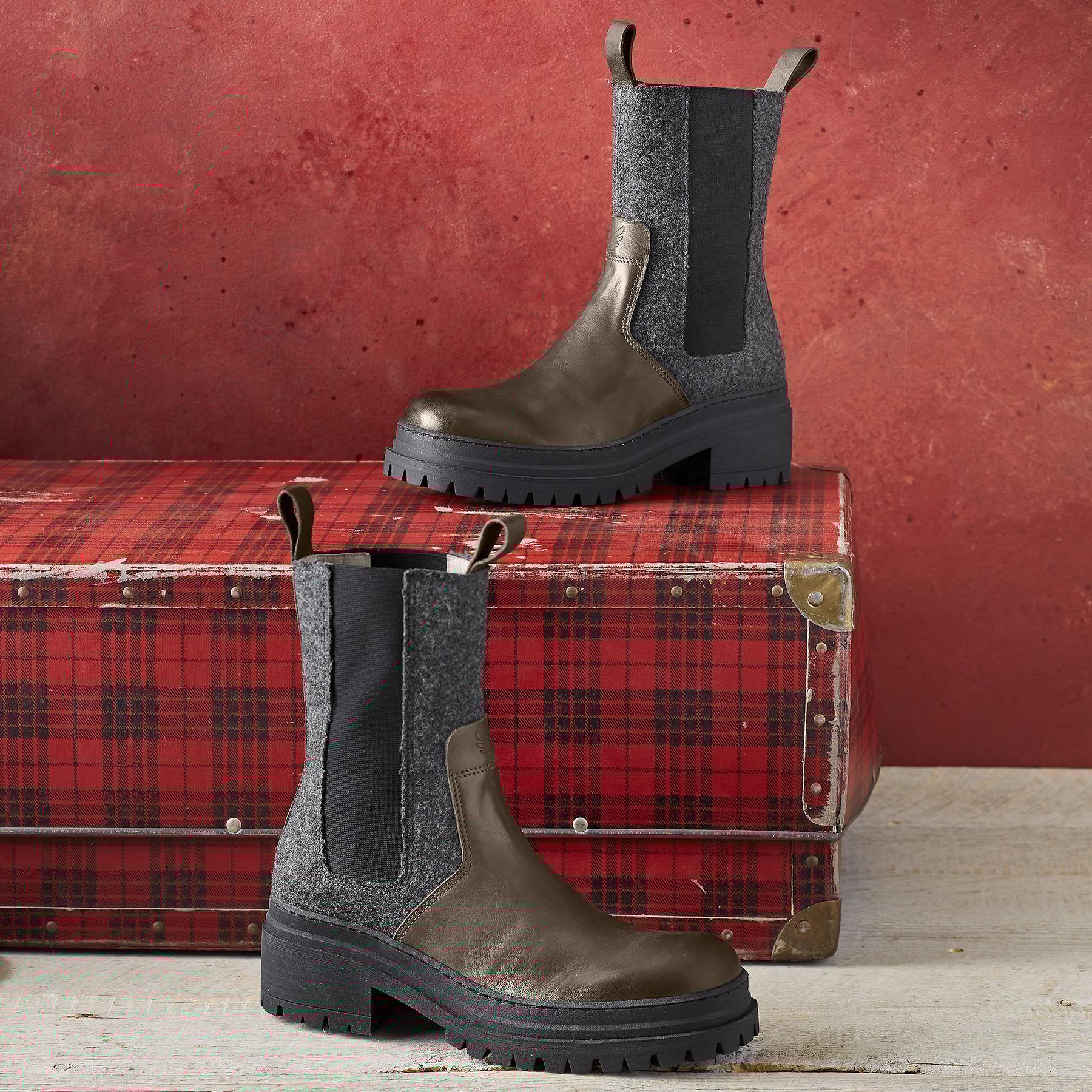 Urban Sketch Boots | Sundance Outlet