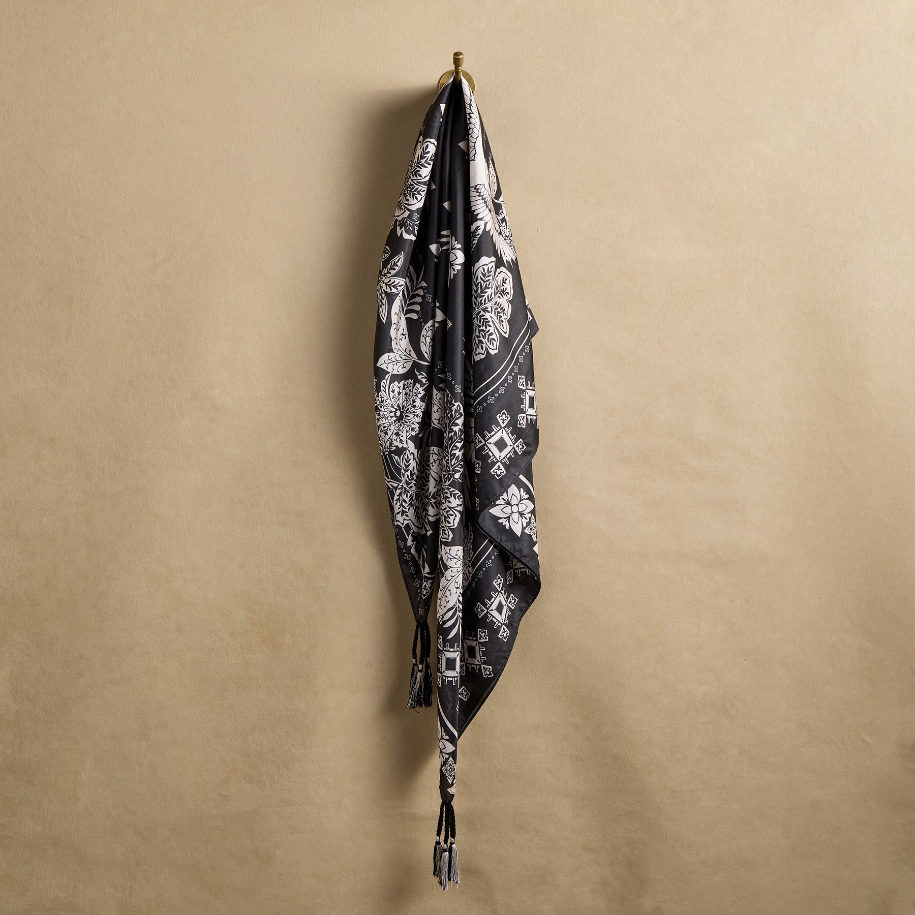 Santaquin Tasseled Scarf
