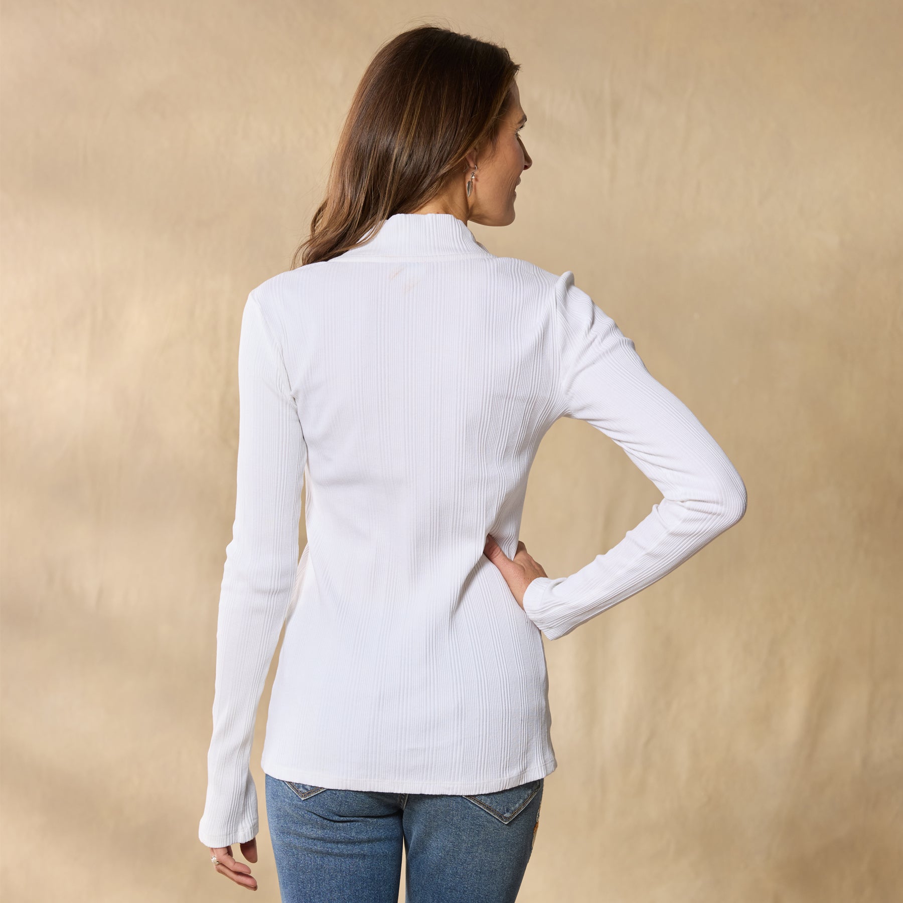 Caspia Henley