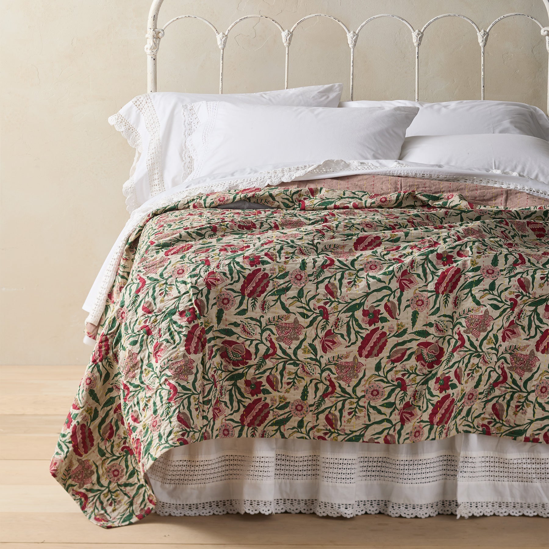 Botanical & Floral Lightweight Quilt