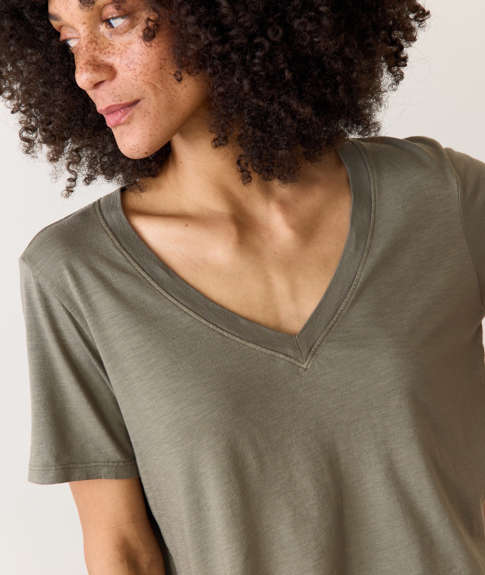 Boyfriend V-Neck Crop