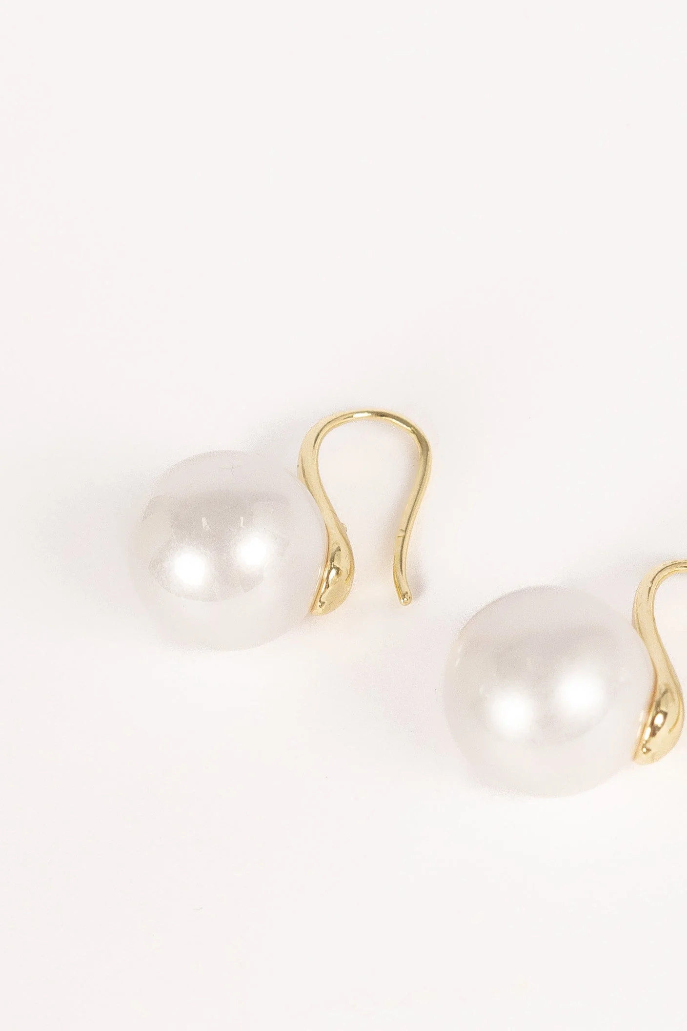 Daniella Pearl Earrings - Gold