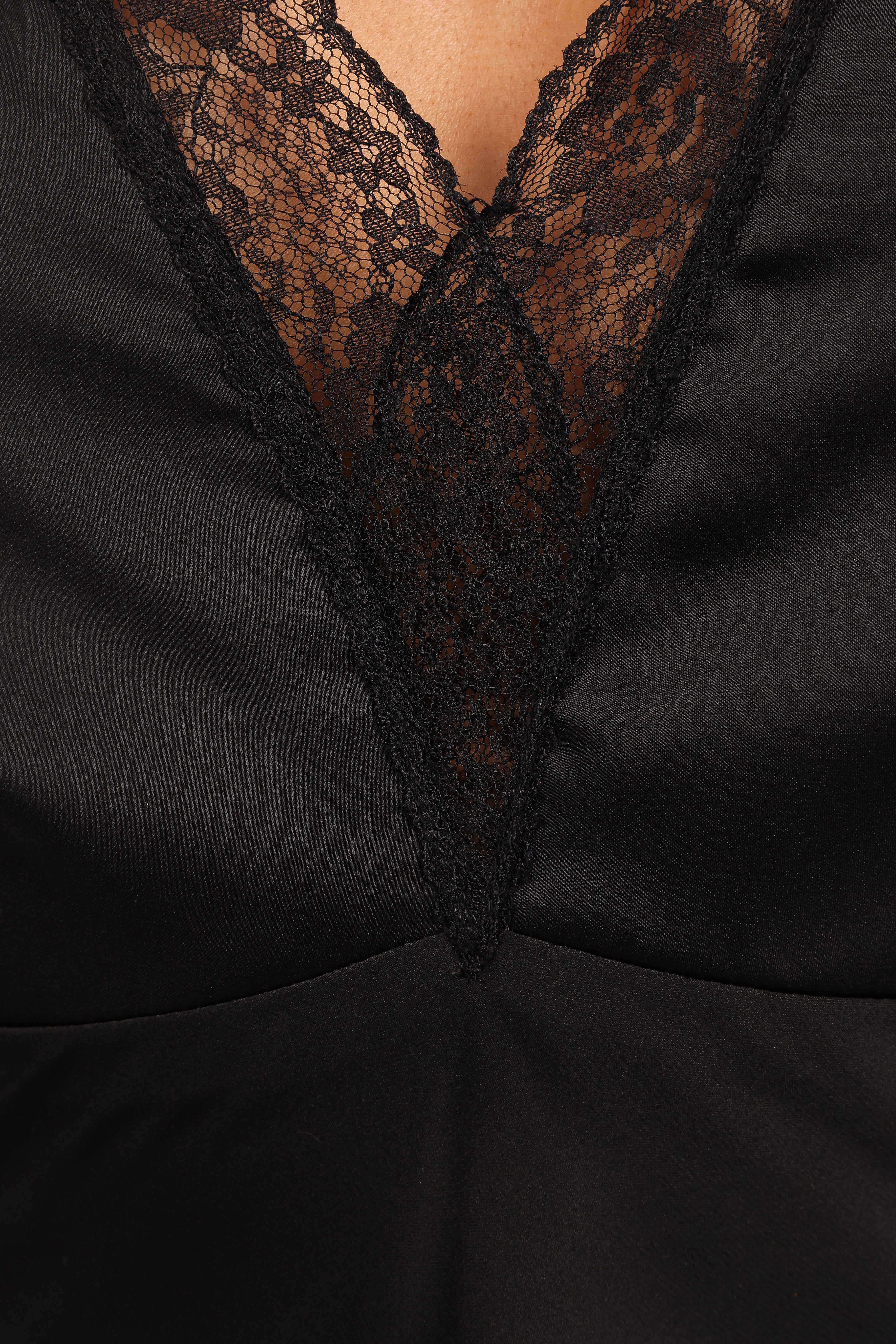 Kalina Halterneck Maxi Dress - Black