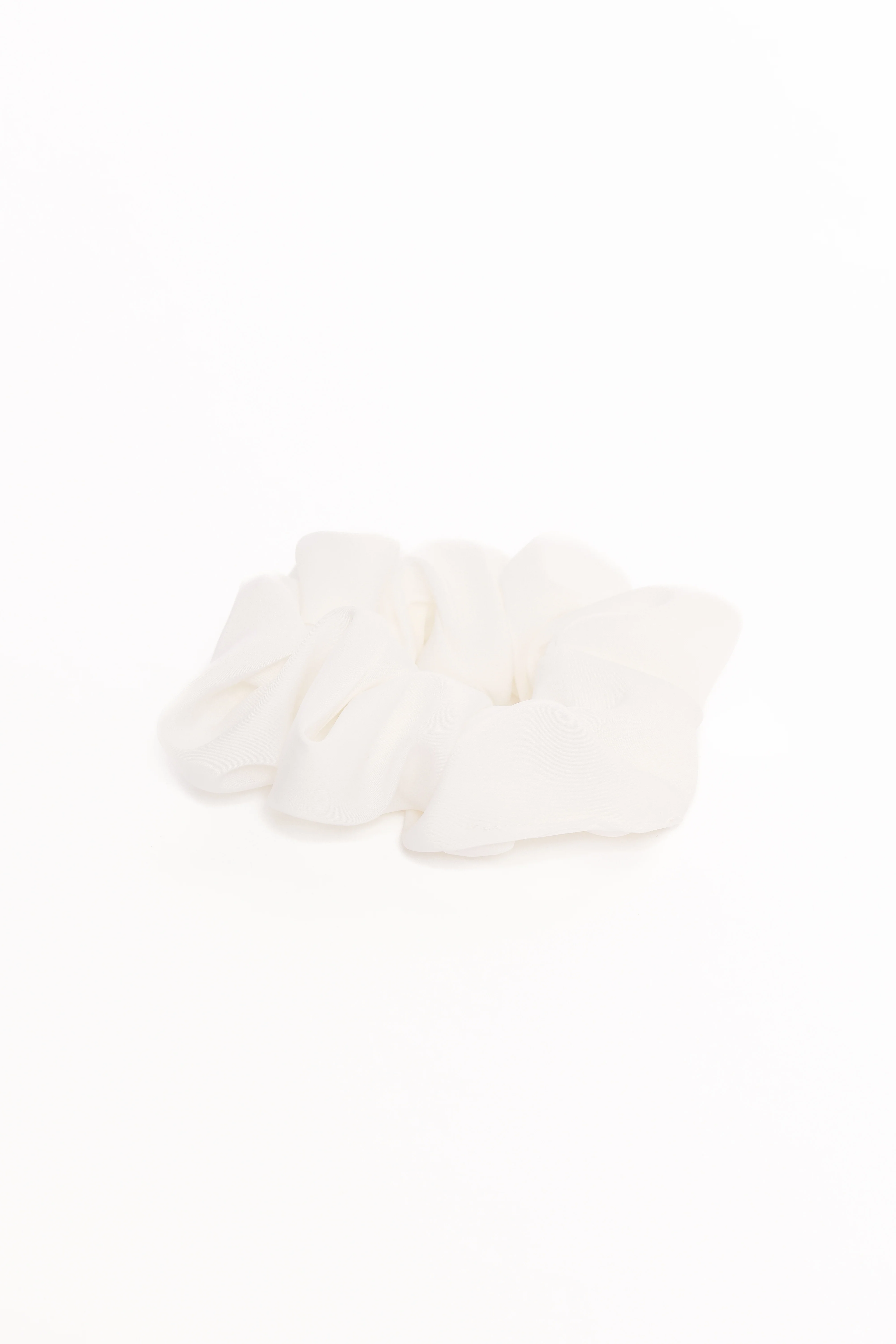 Theodora Scrunchie - White
