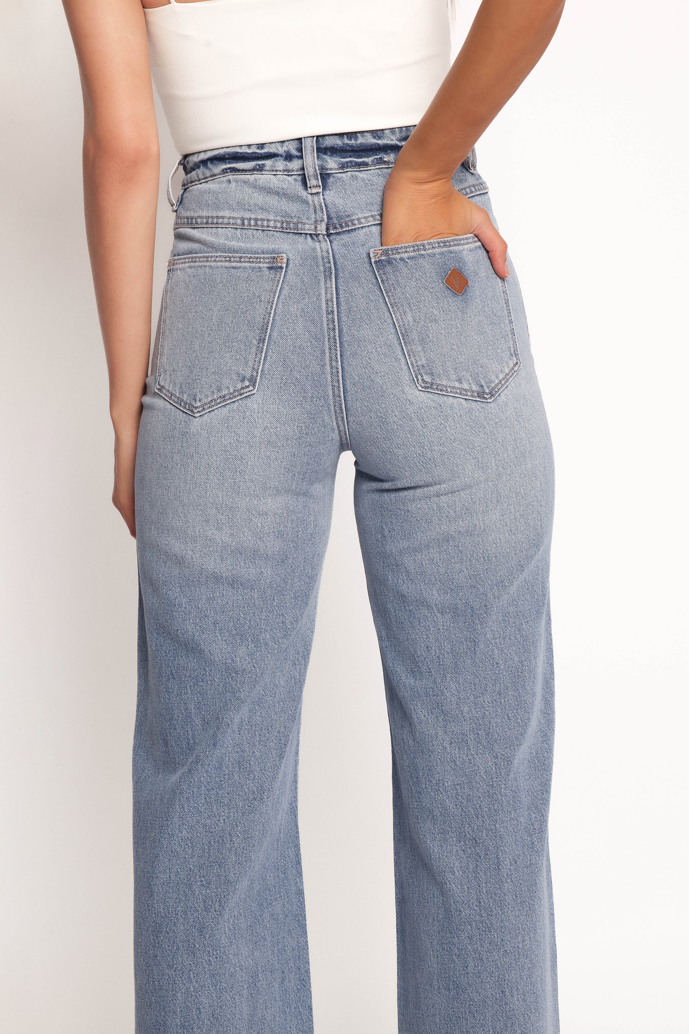 Abrand 94 High Wide Jeans - Liv