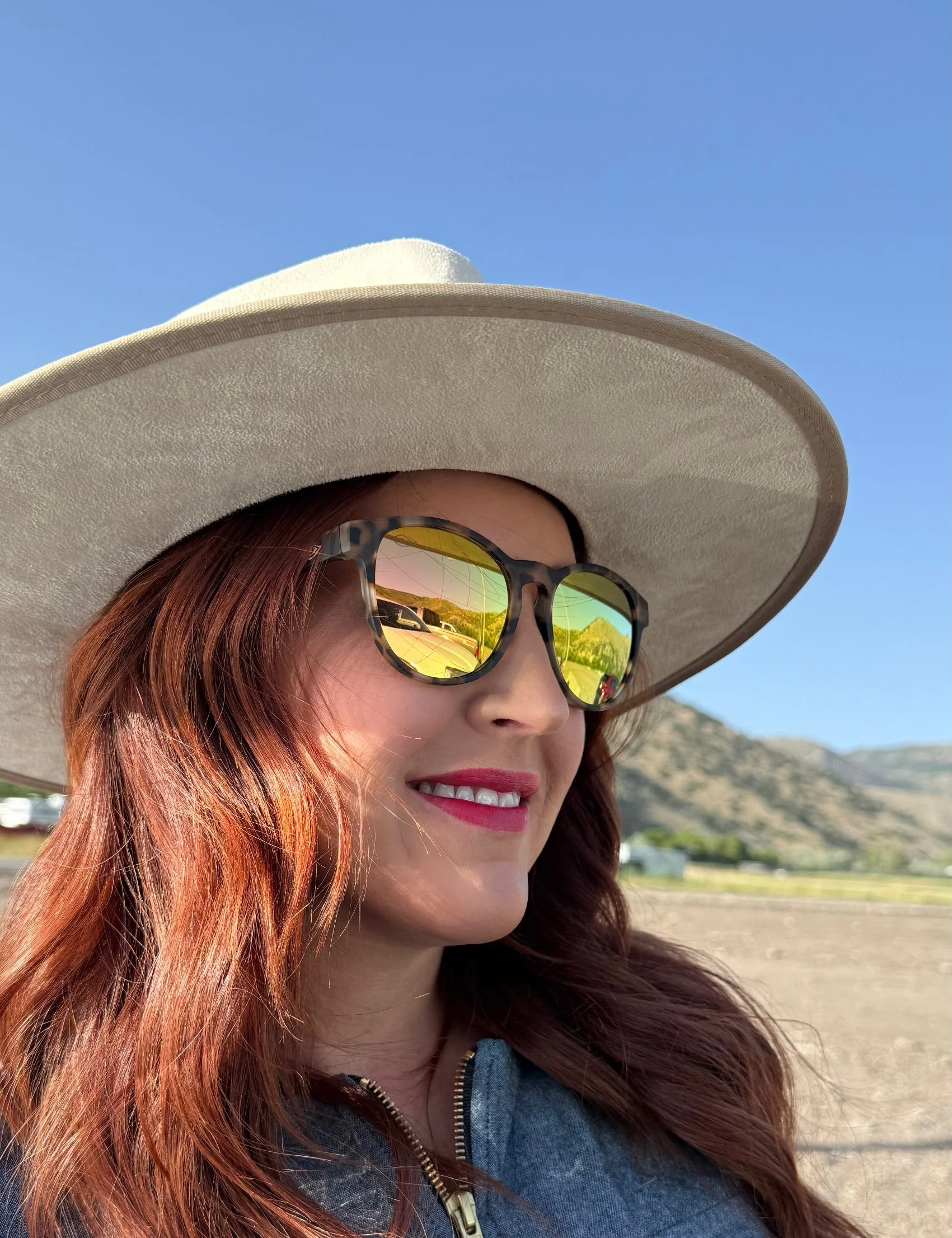 💛 Lennon's – Day Tripper