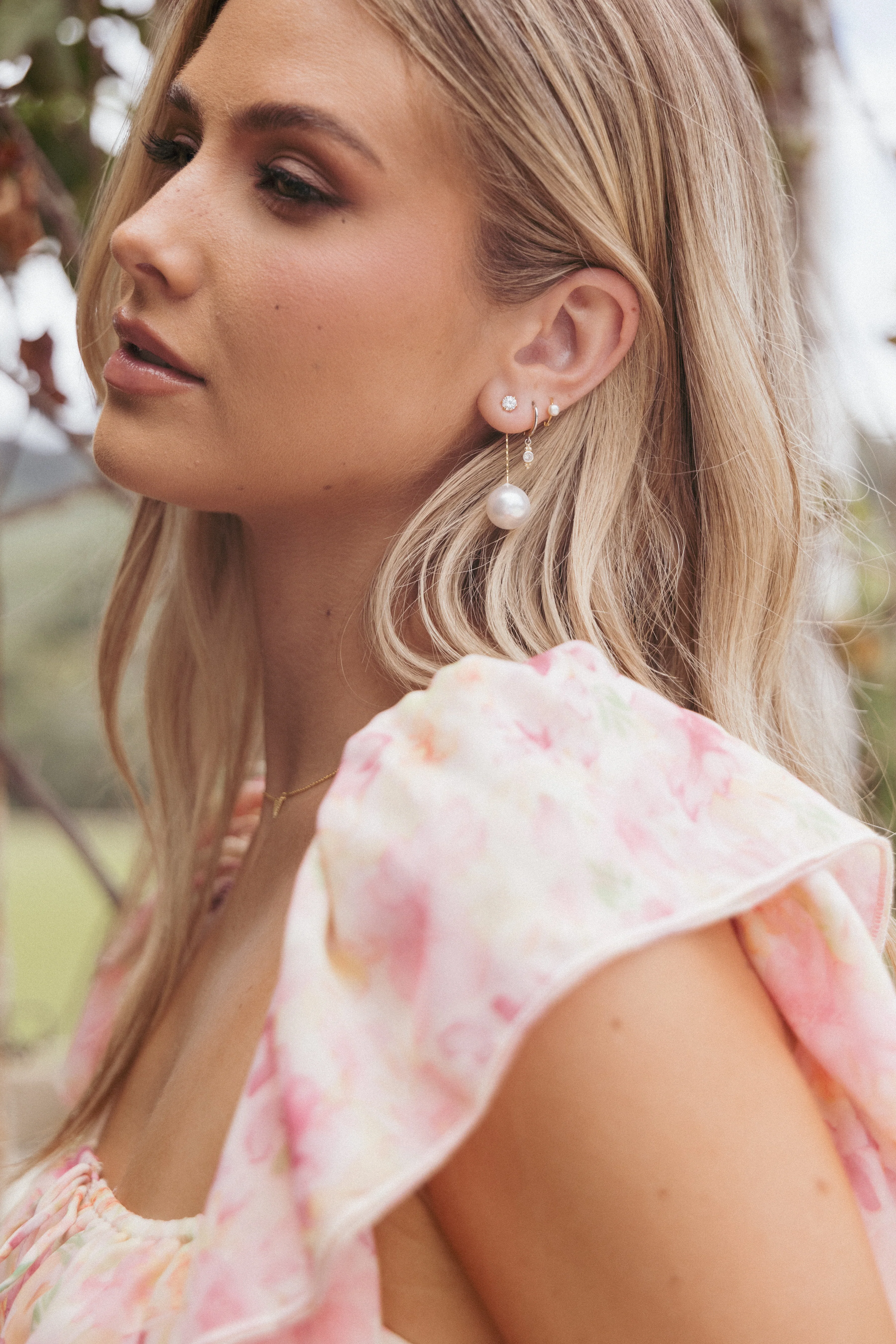 Vivienne Earrings - Gold/Pearl