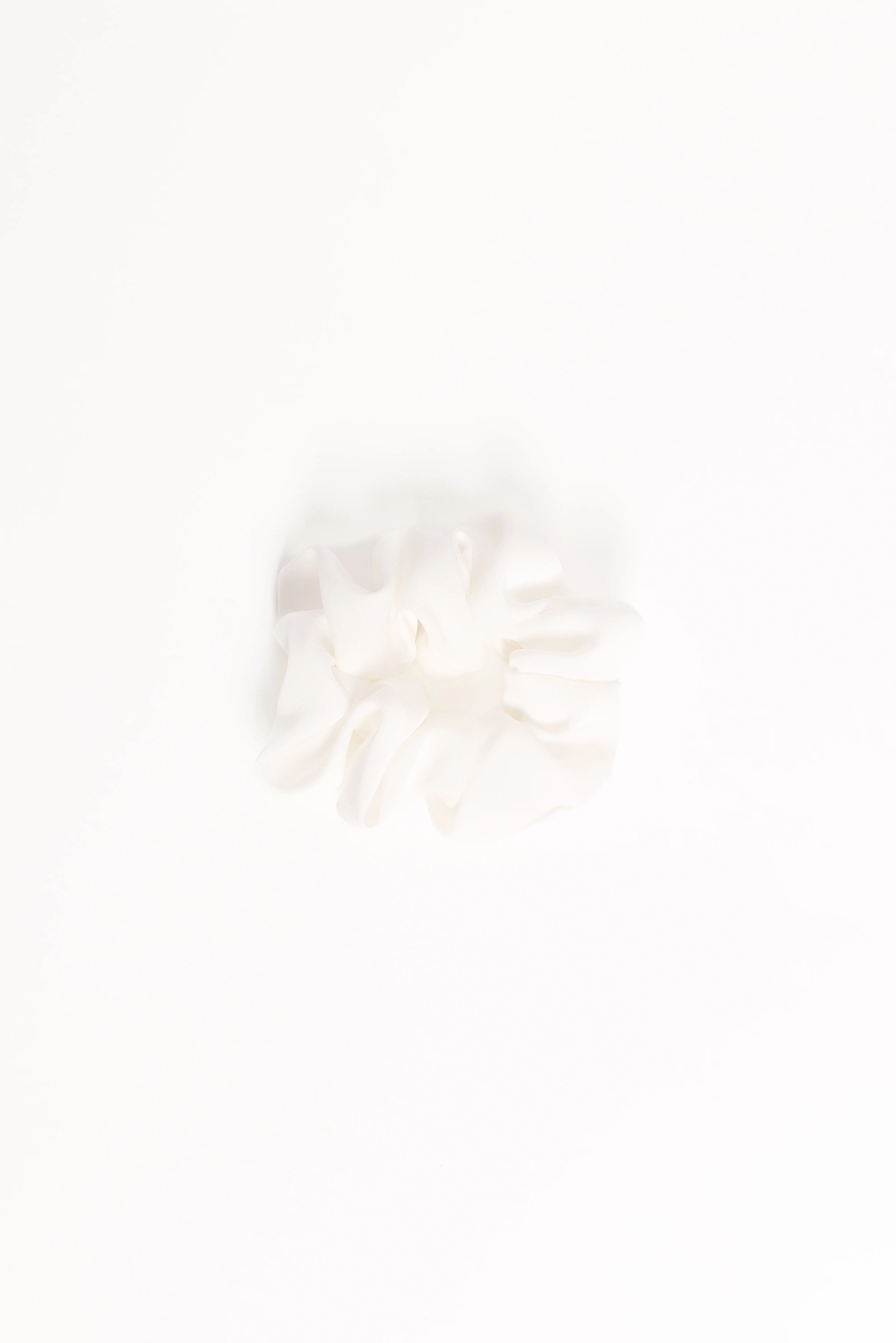 Theodora Scrunchie - White
