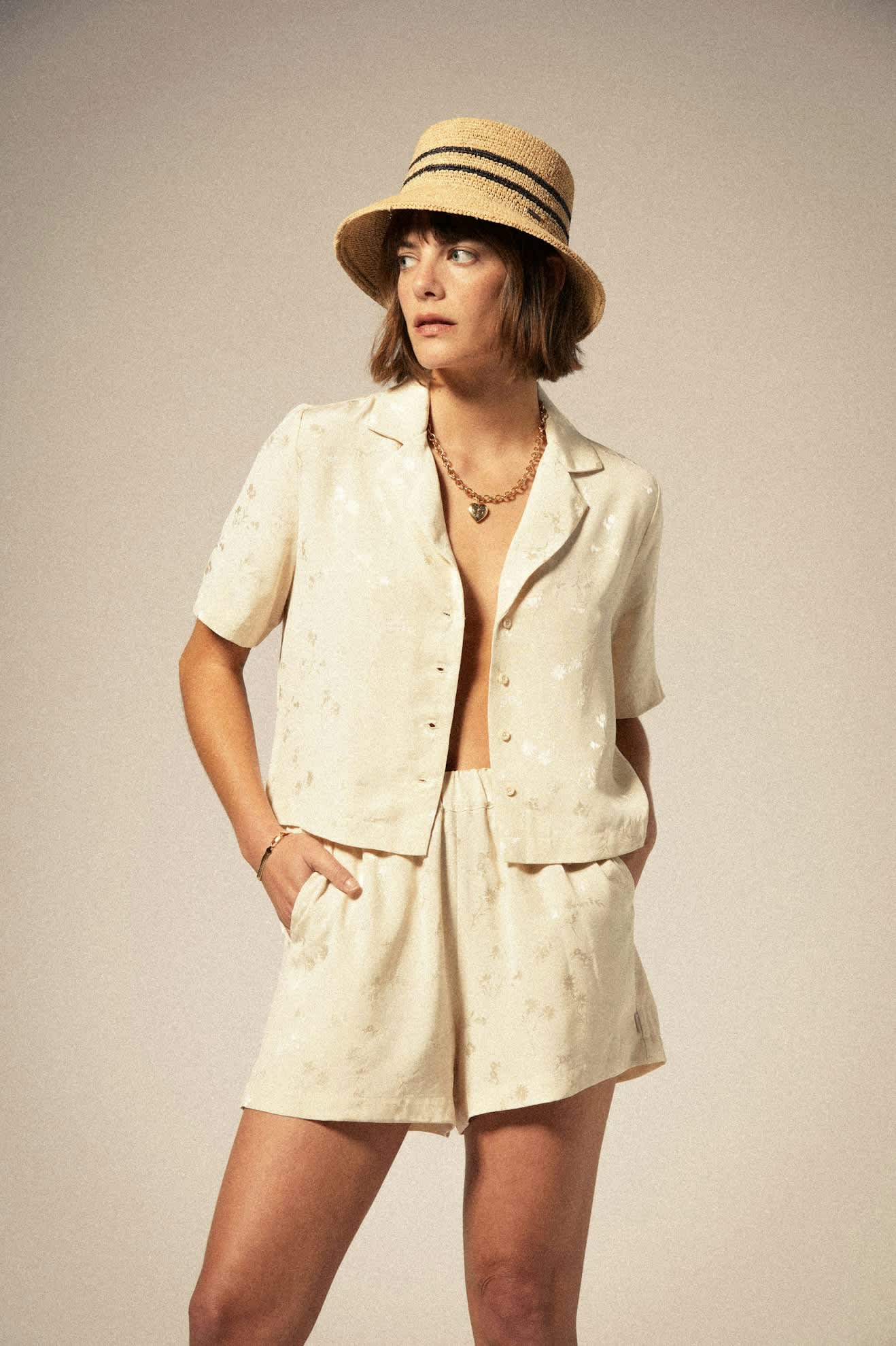 Ellee Straw Bucket Hat - Tan/Black