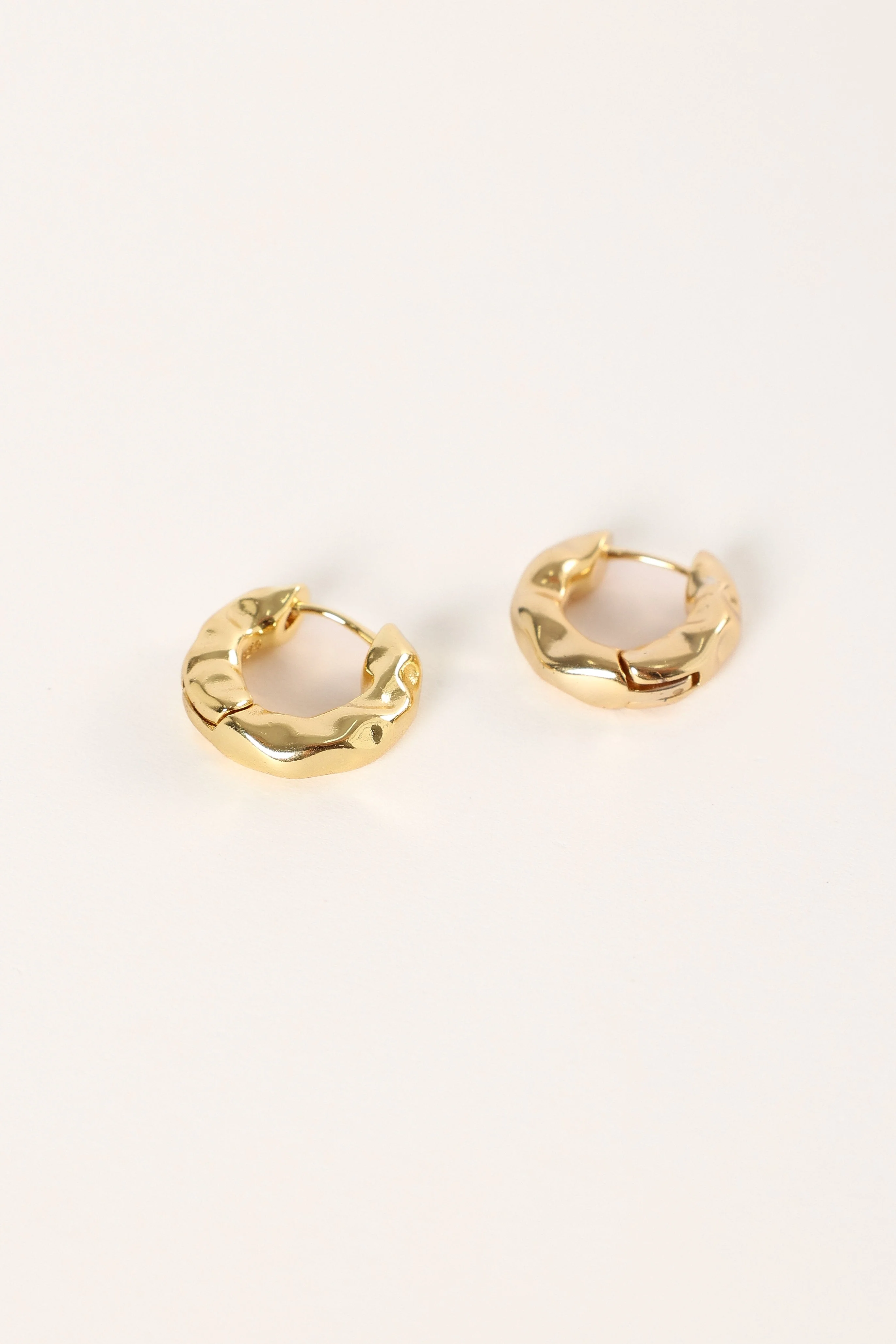 Simone Textured Hoop Earrings - Gold