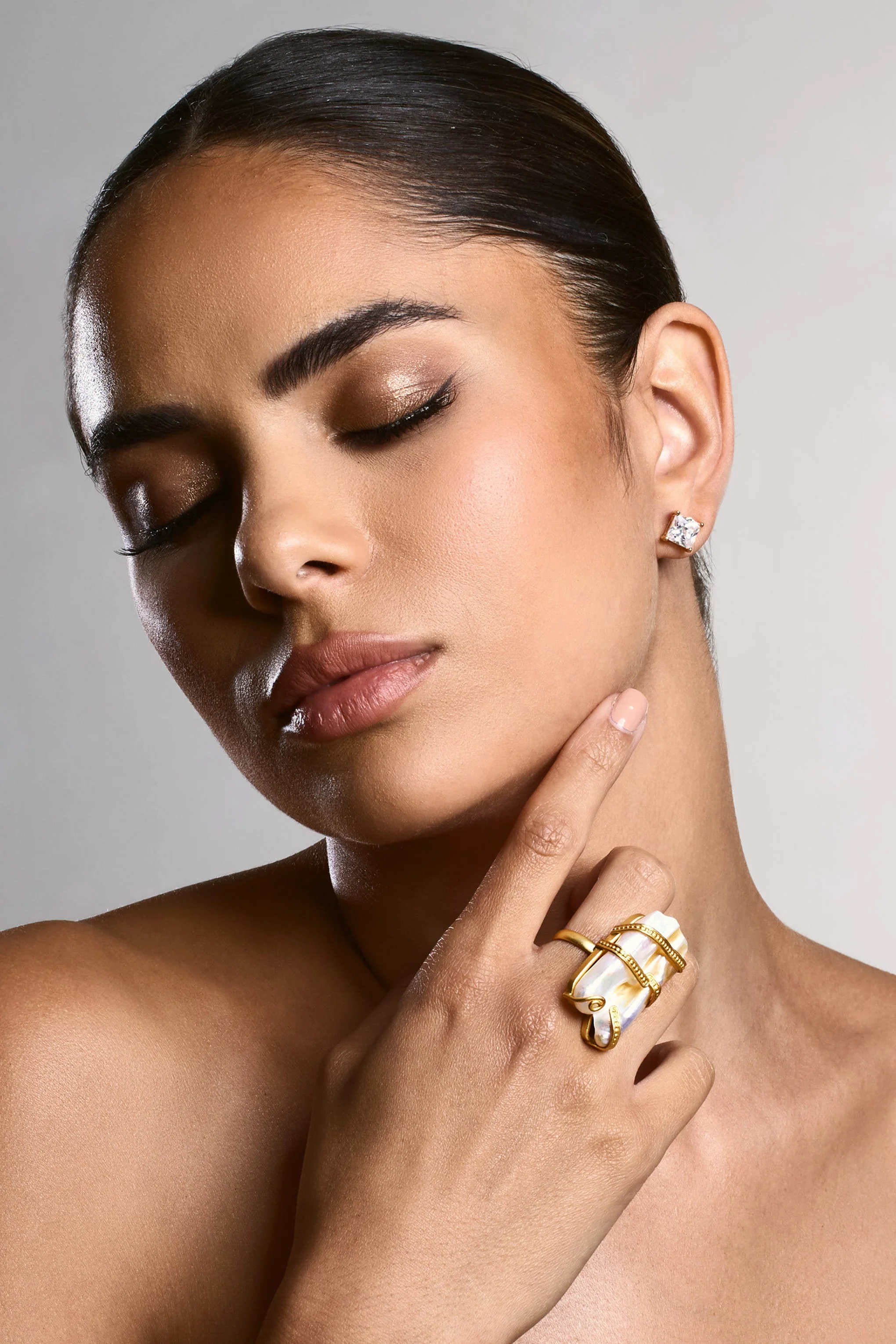 Shore | Gold Adjustable Ring With Iridescent Shell