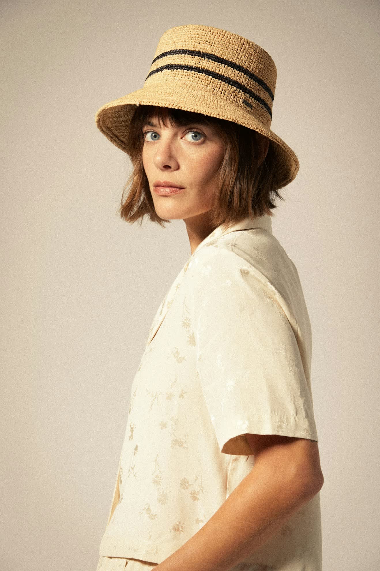 Ellee Straw Bucket Hat - Tan/Black