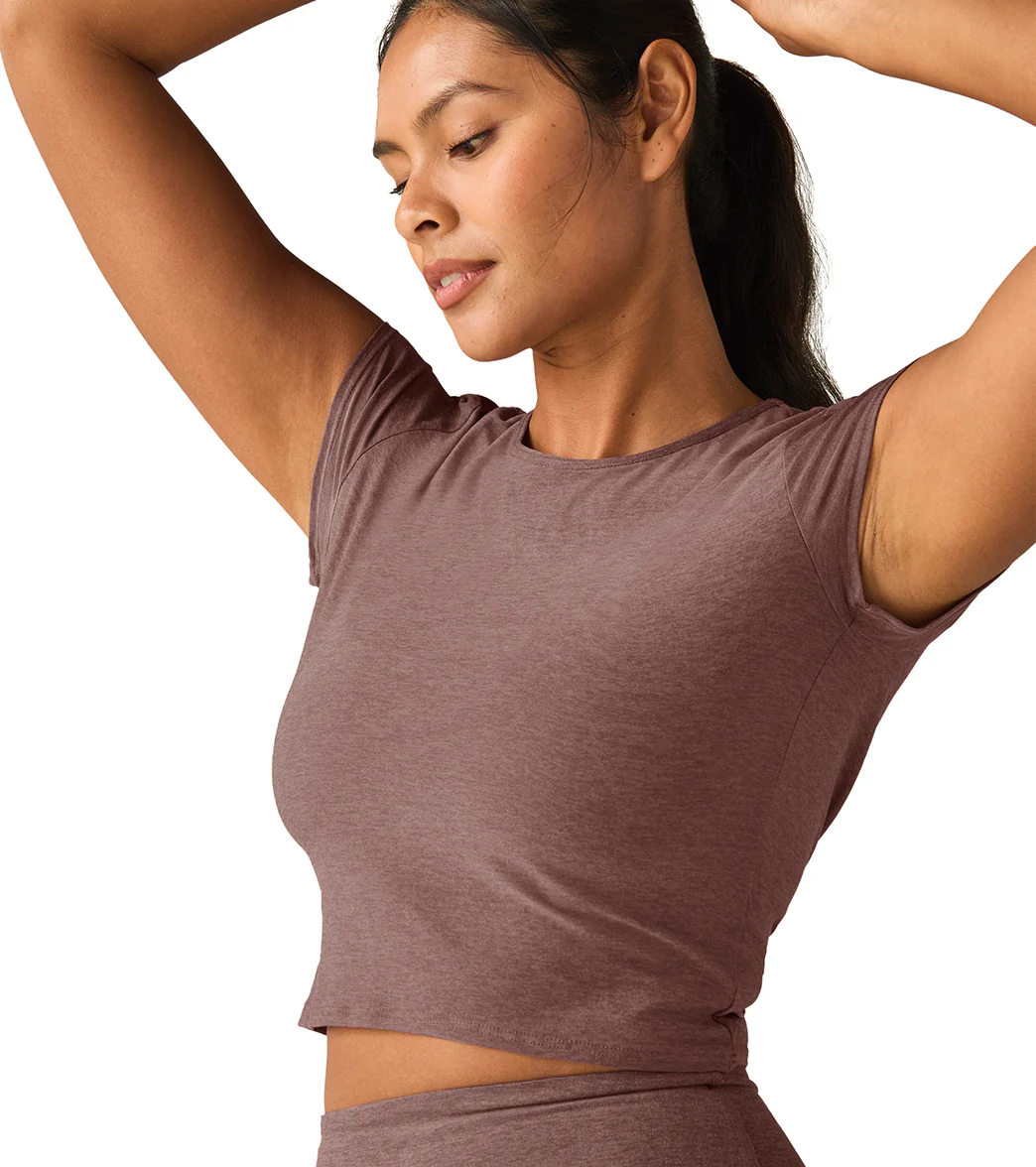 Beyond Yoga Featherweight Let Go Twist Back Cropped Tee