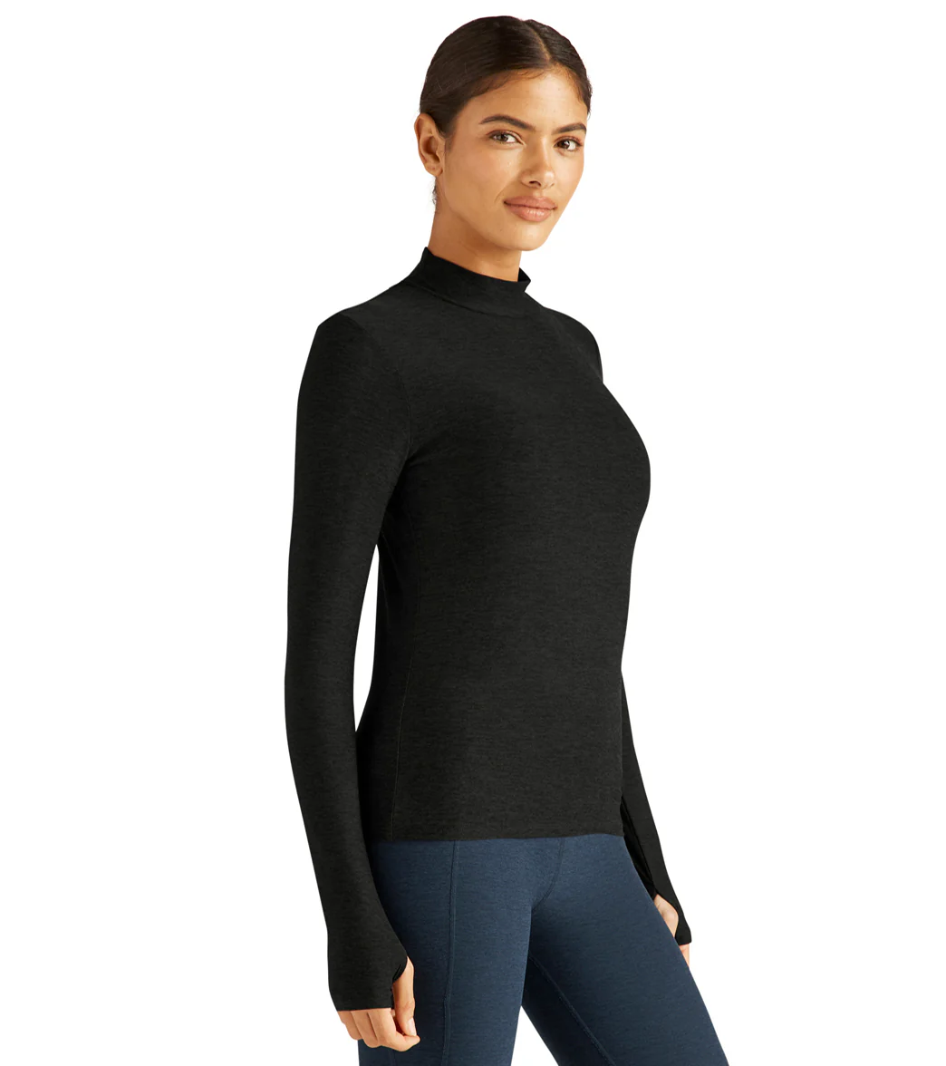 Beyond Yoga Featherweight Moving On Pullover