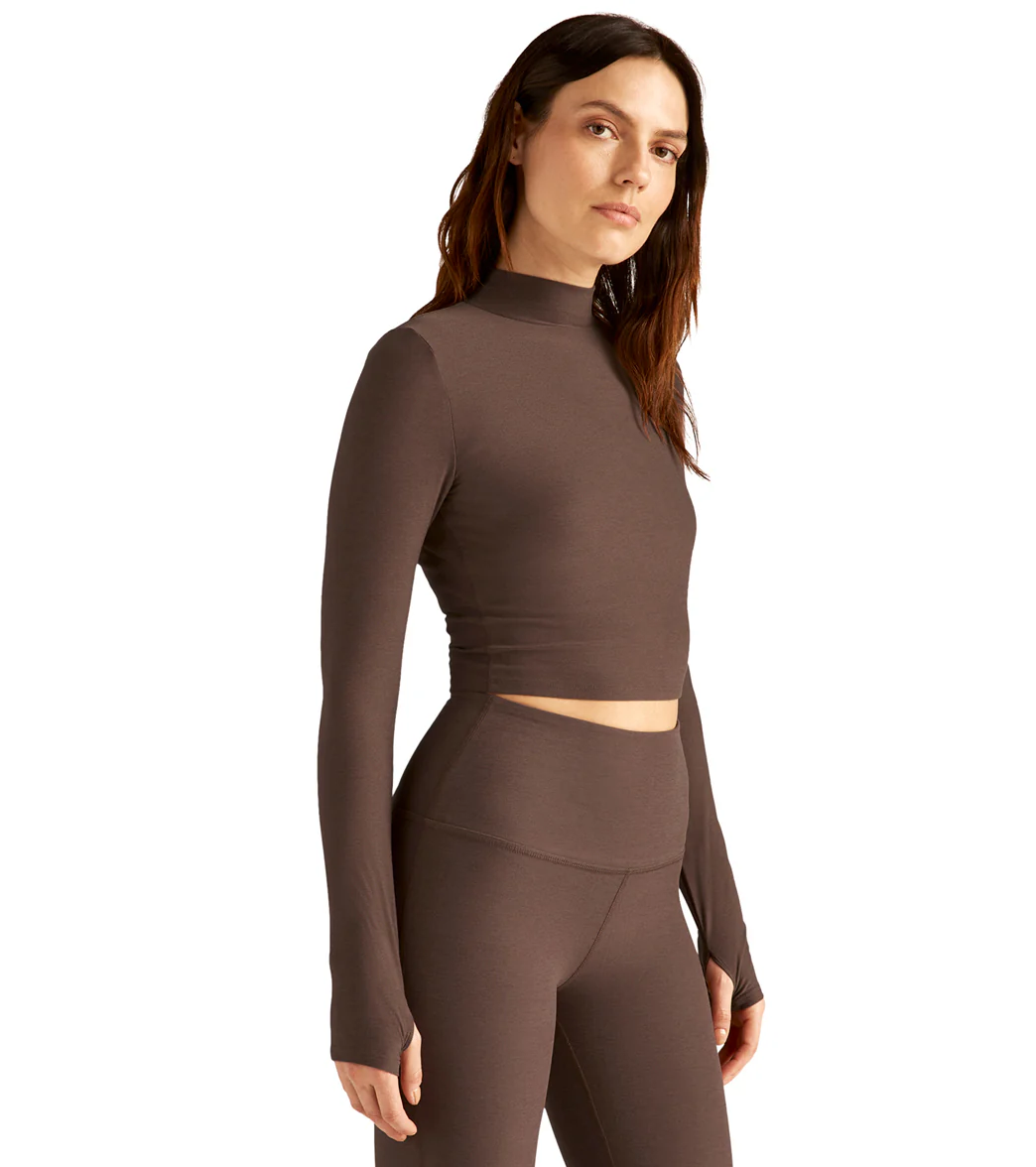 Beyond Yoga Featherweight Moving On Cropped Pullover