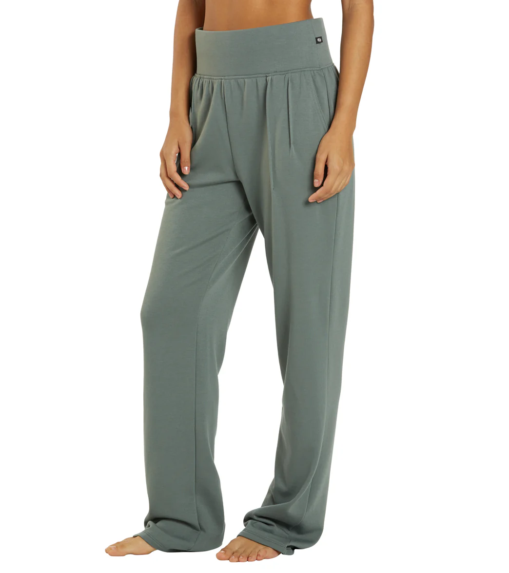 Marika Arlo Pant