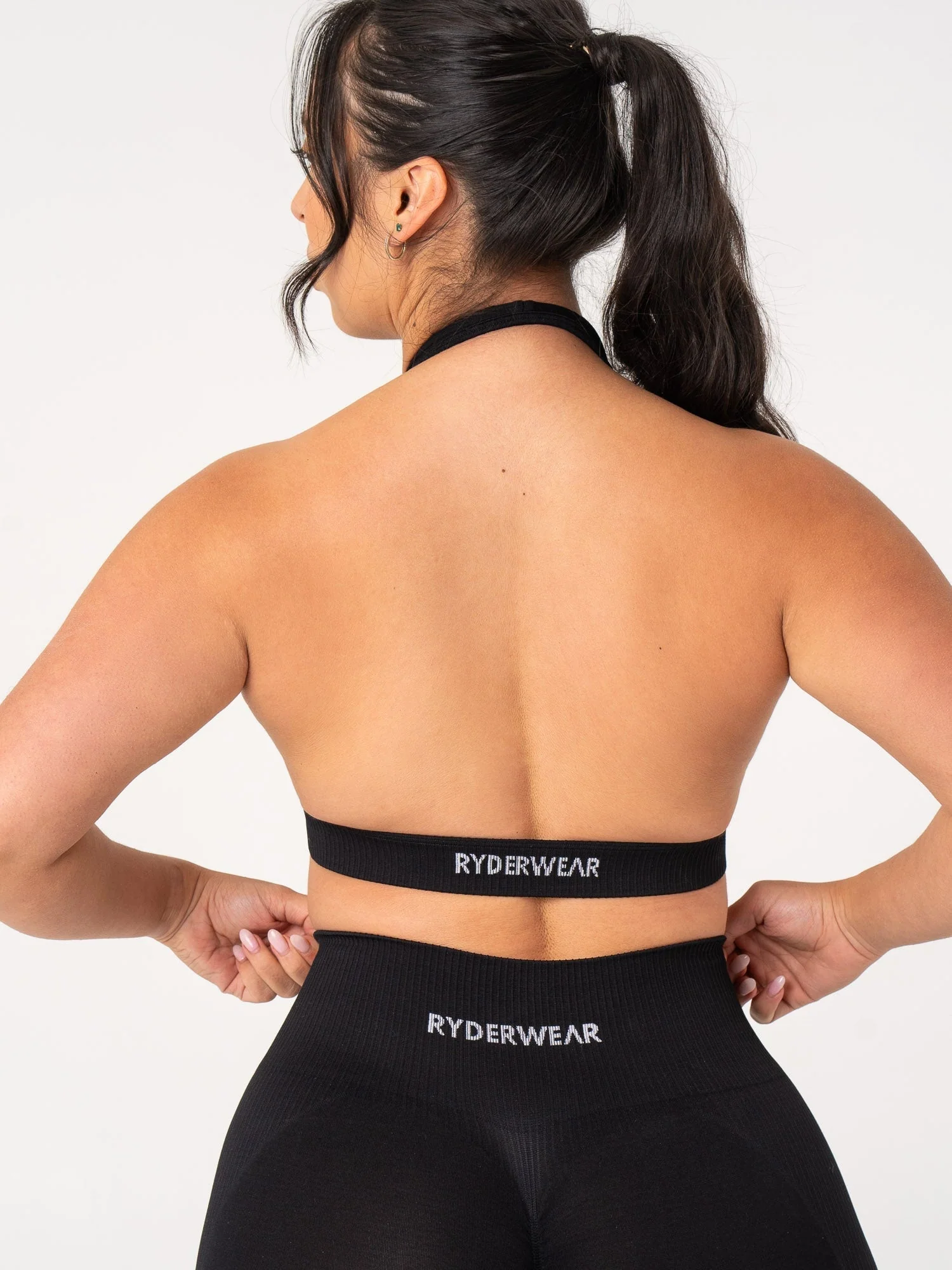 Rib Seamless Halter Sports Bra - Black