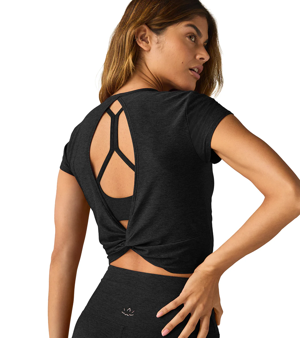 Beyond Yoga Featherweight Let Go Twist Back Cropped Tee