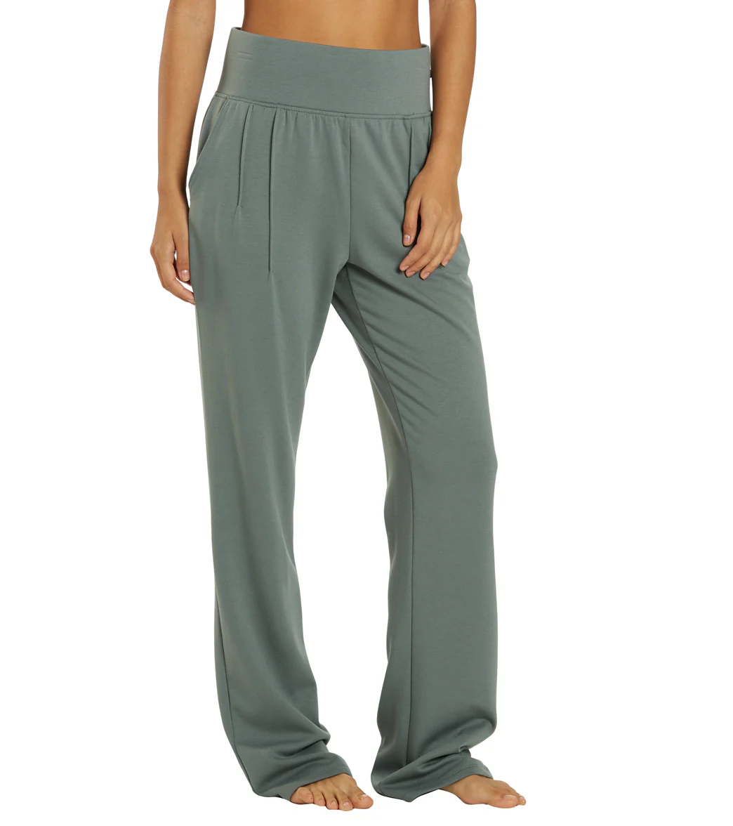 Marika Arlo Pant