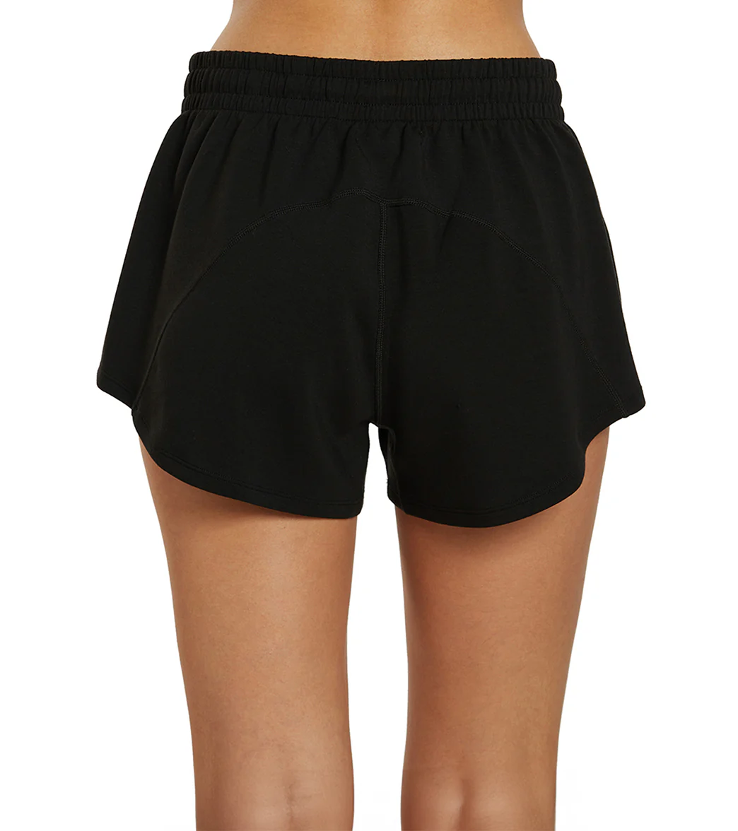NUX Sleek Short