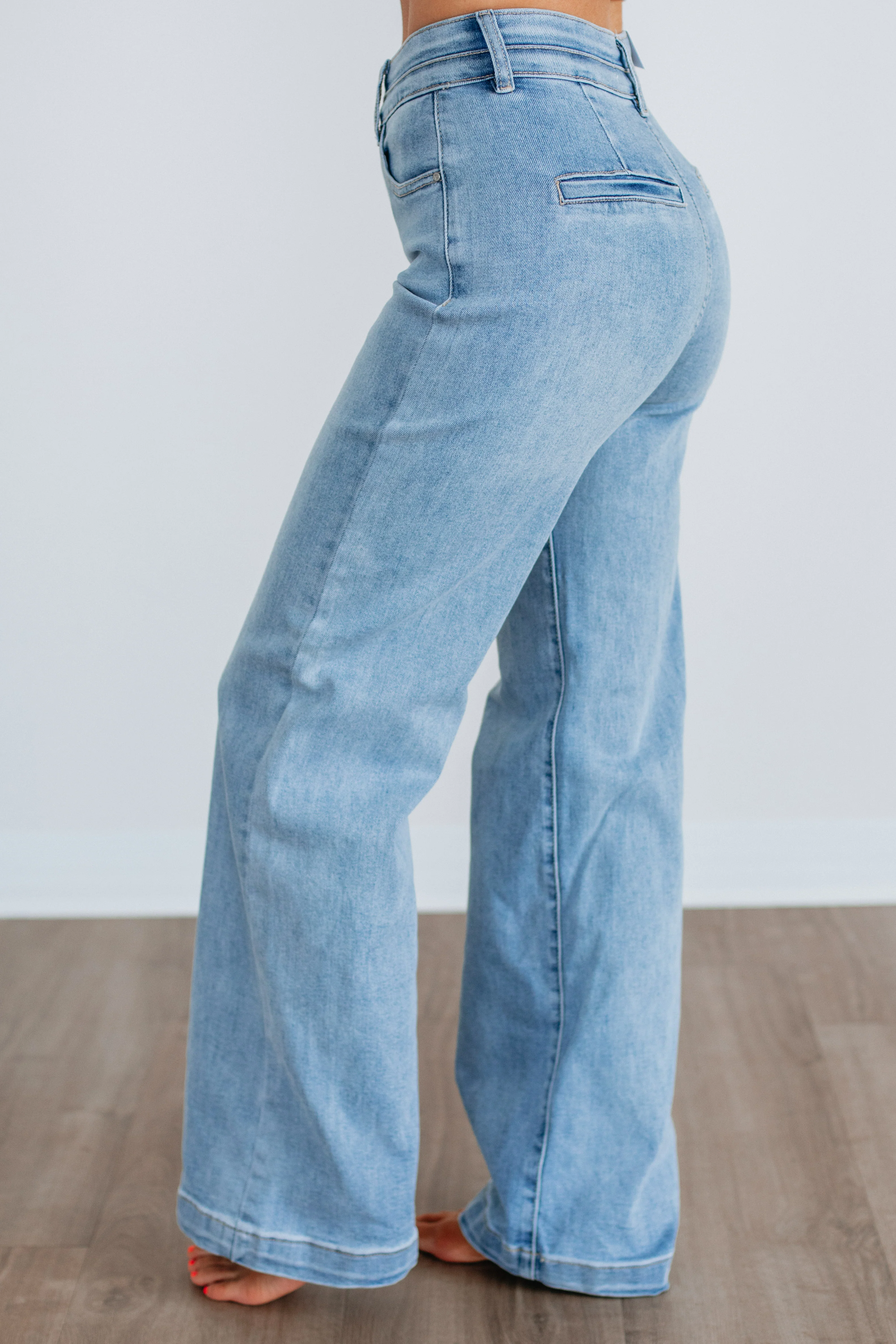 Kamiah Risen Jeans - Light Wash
