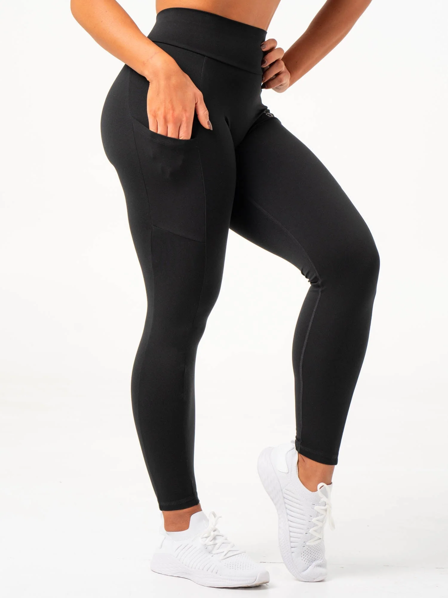 NKD V Scrunch Pocket Leggings - Black