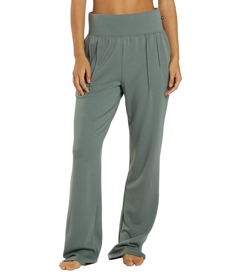 Marika Arlo Pant