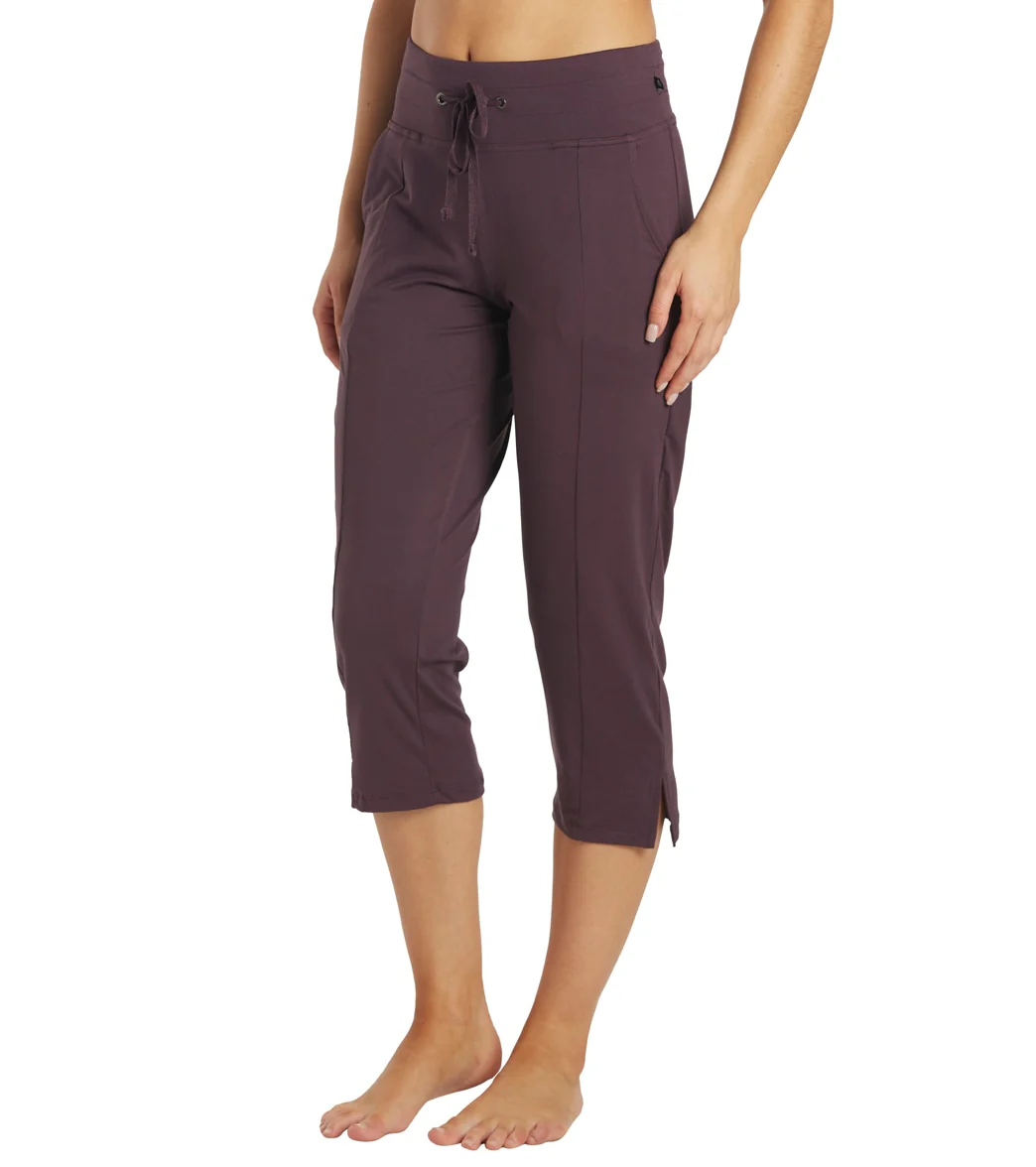 Marika Mona Capri